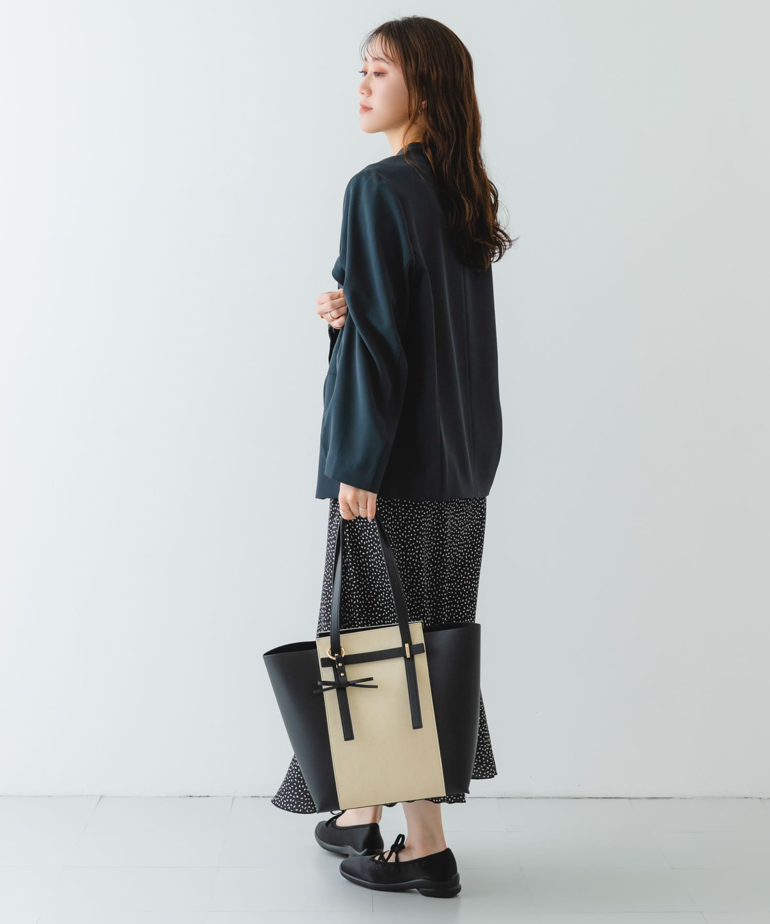 キャンバスライクチャームトートバッグ BLACK one