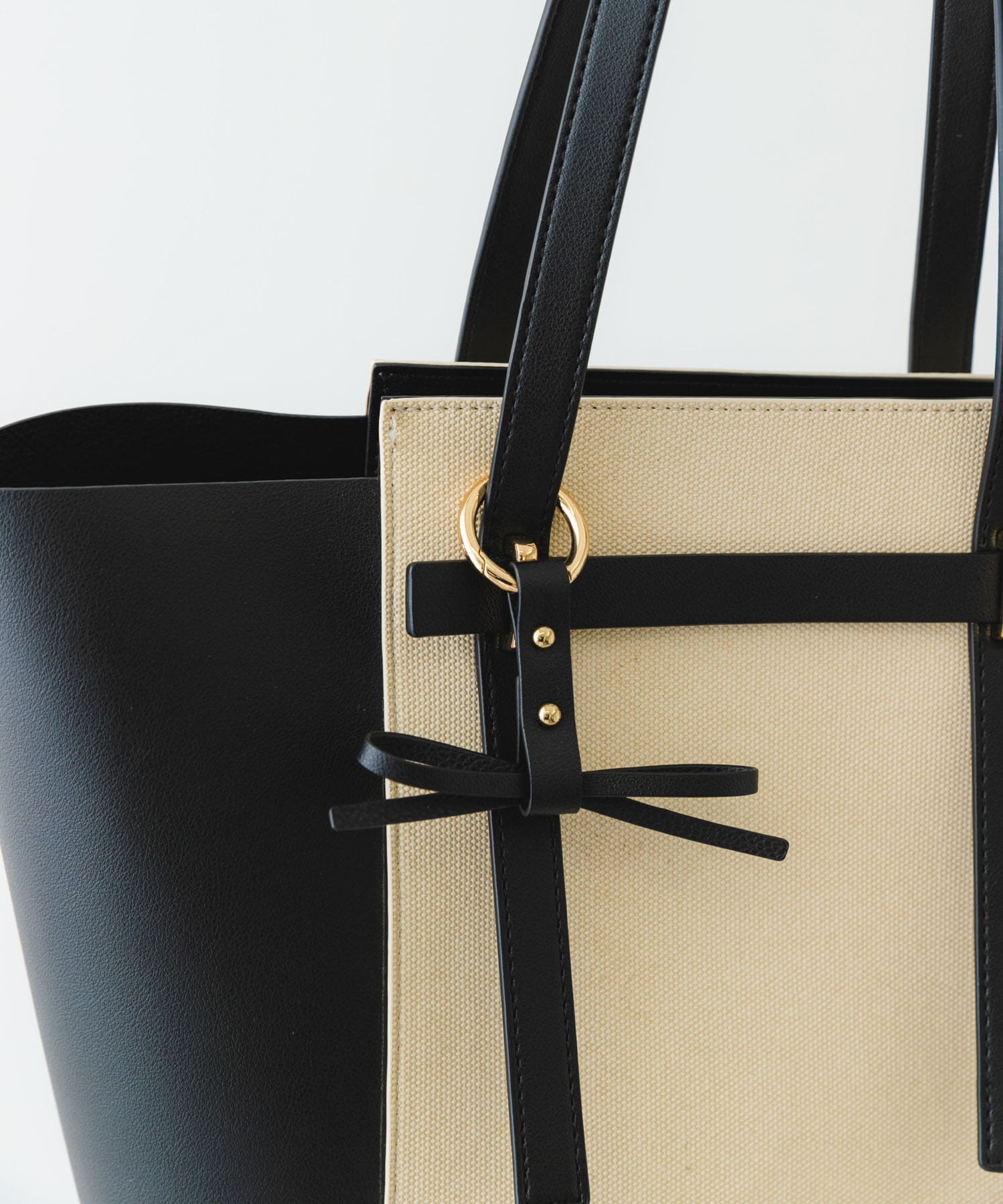 キャンバスライクチャームトートバッグ BLACK one