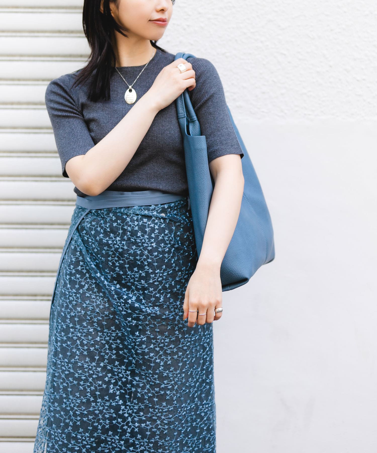 センターステッチVカットトートバッグ BLUE one