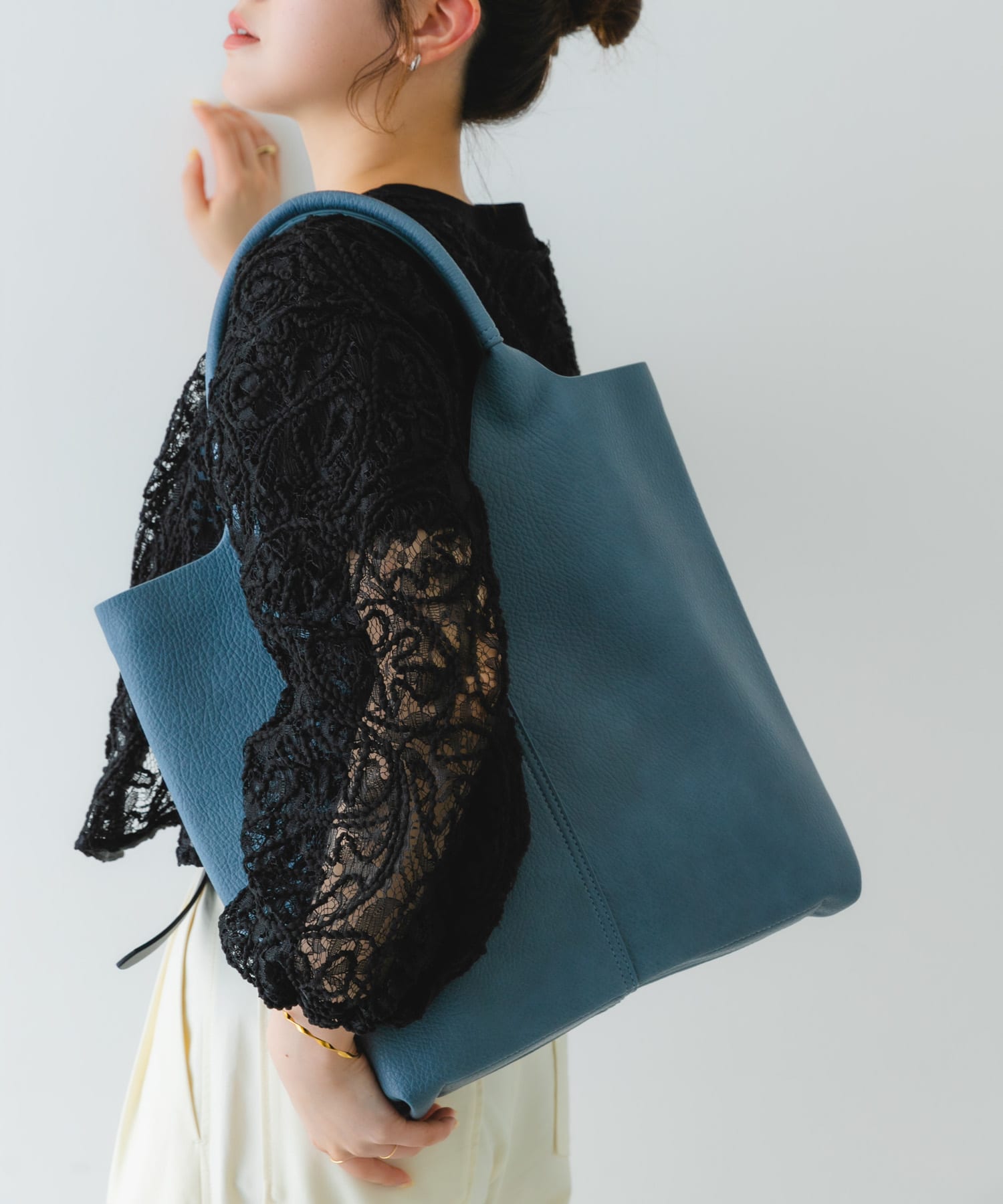 センターステッチVカットトートバッグ BLUE one
