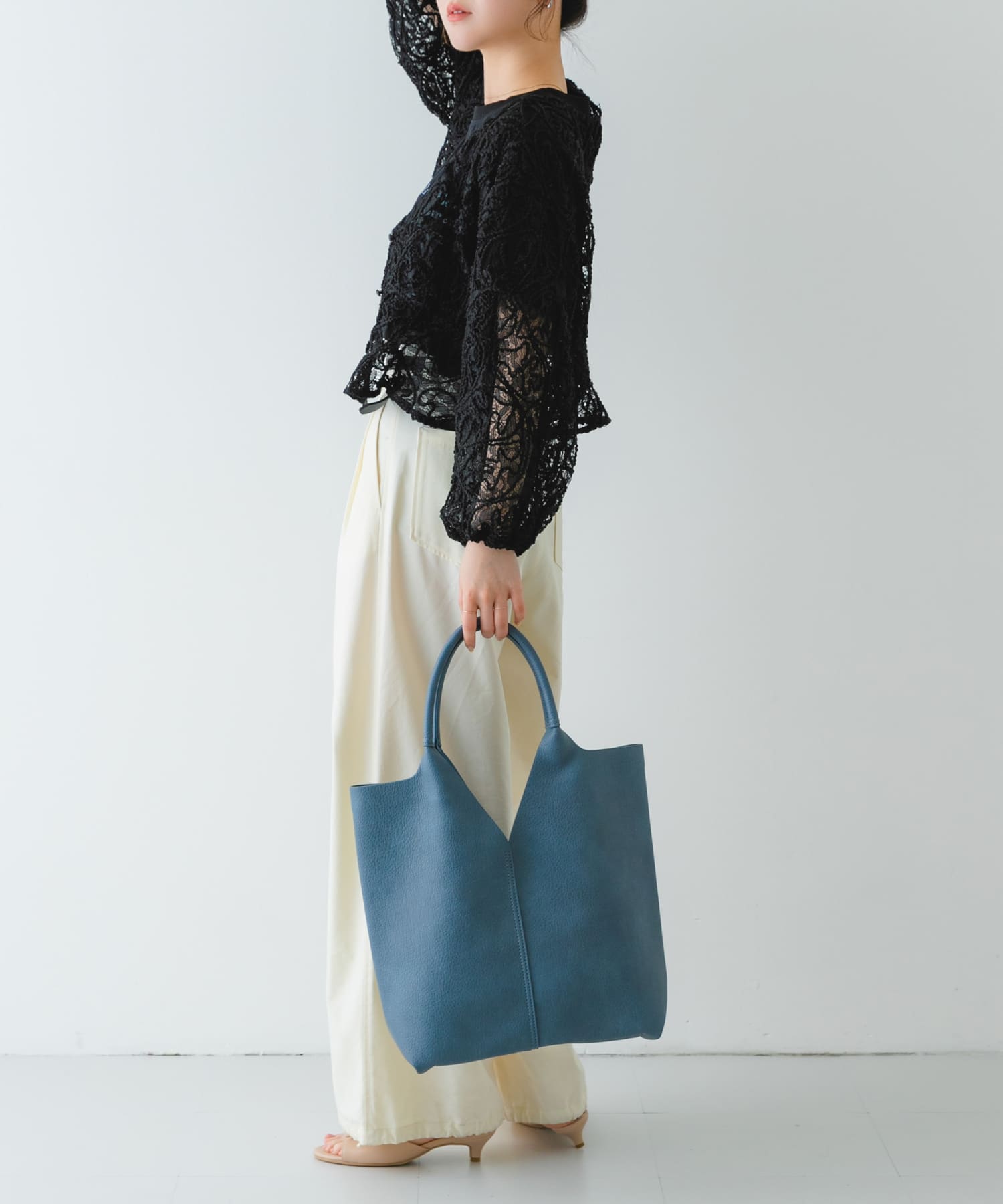 センターステッチVカットトートバッグ BLUE one