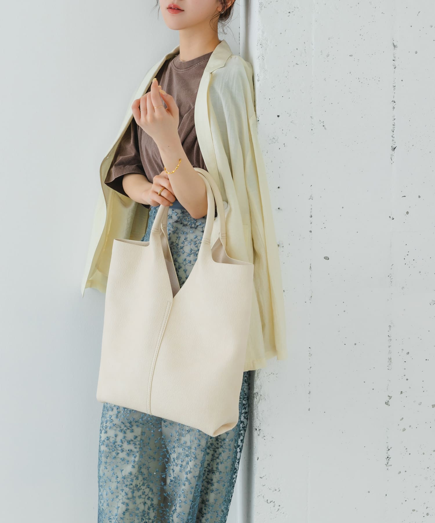センターステッチVカットトートバッグ IVORY one