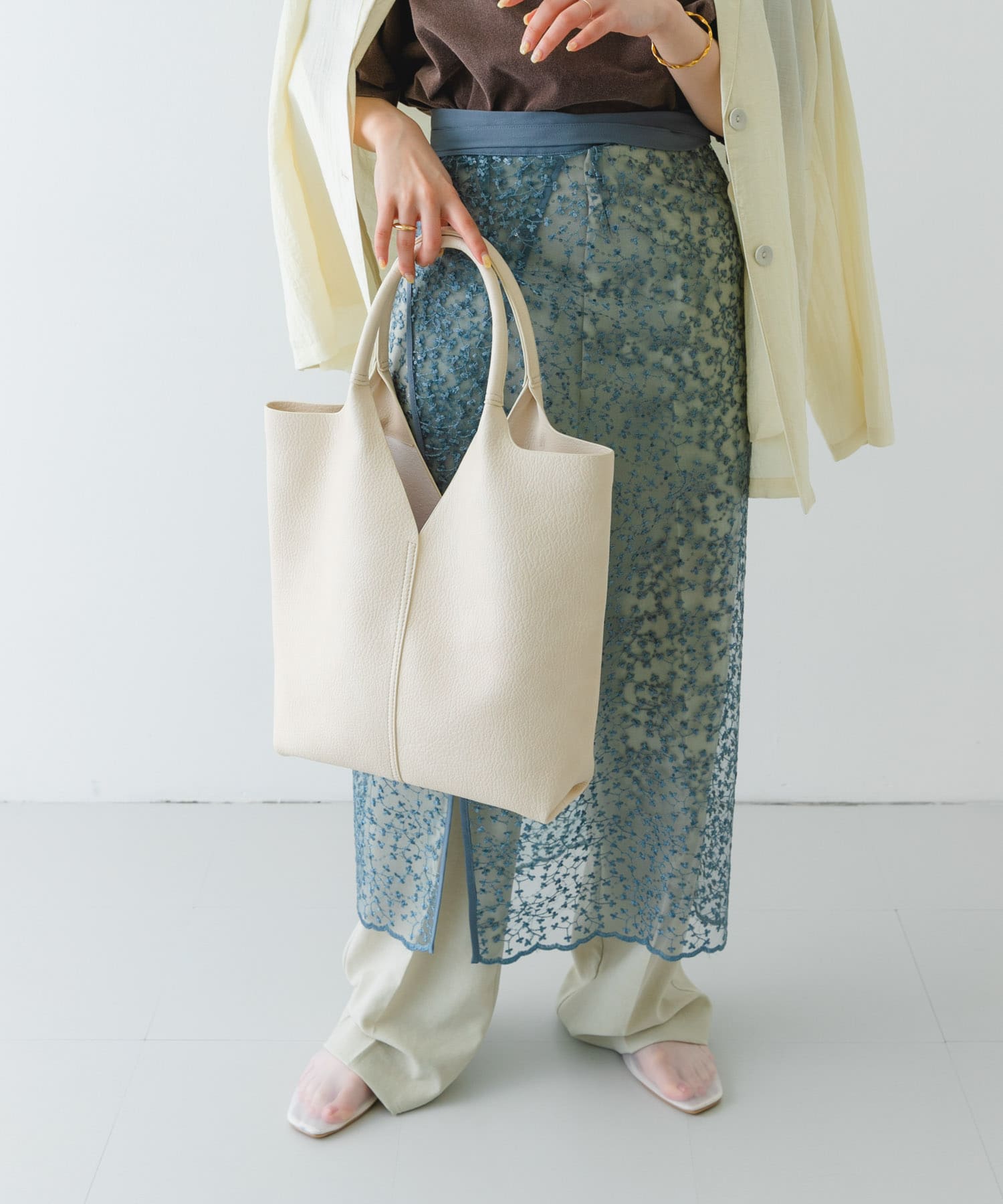 センターステッチVカットトートバッグ IVORY one