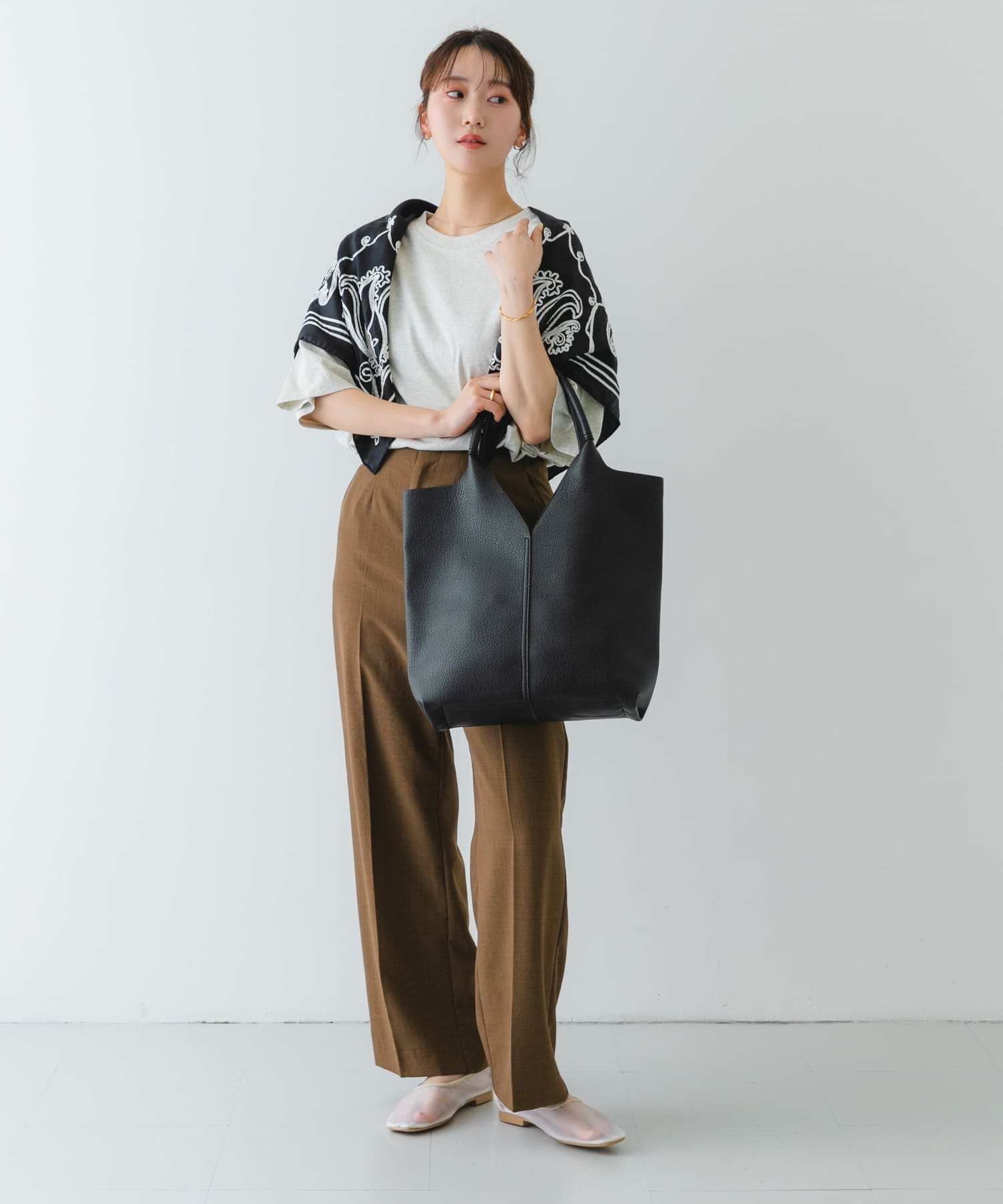 センターステッチVカットトートバッグ BLACK one