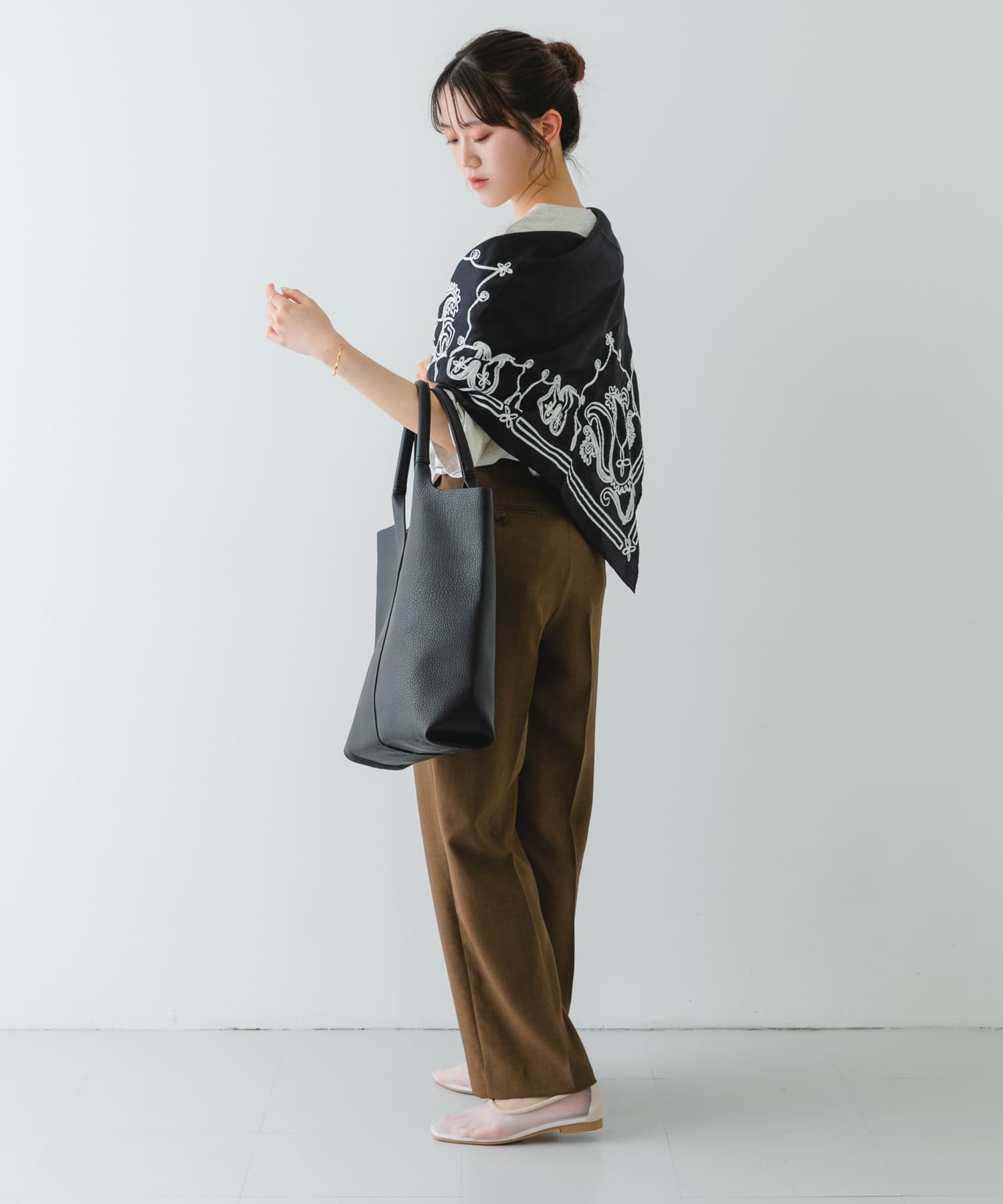 センターステッチVカットトートバッグ BLACK one