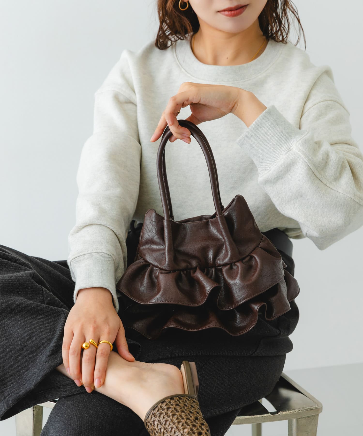 フリルショルダーハンドバッグ CHOCO One