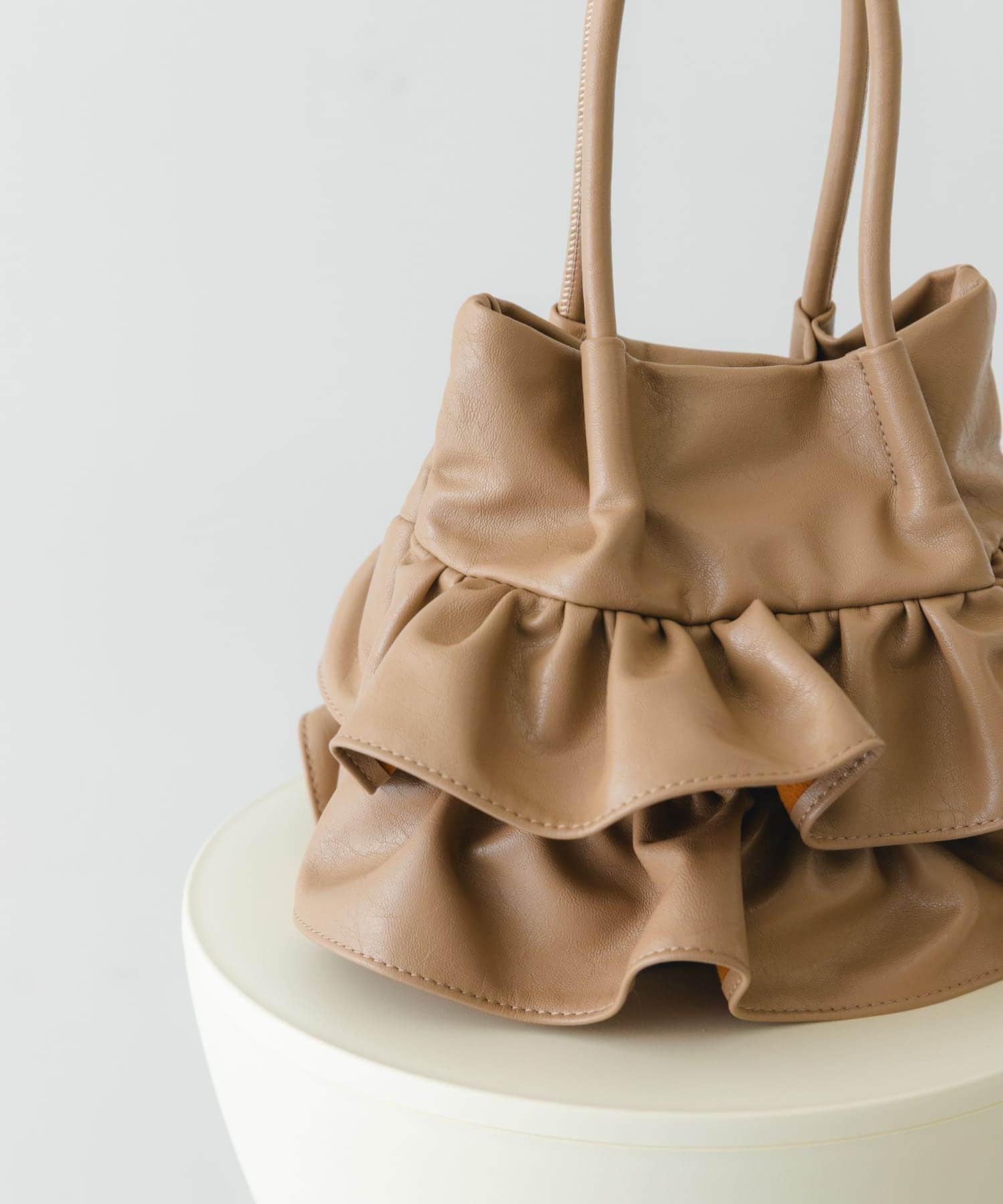 フリルショルダーハンドバッグ BEIGE One