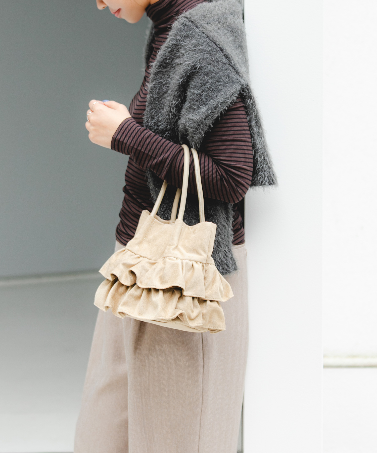 フリルショルダーハンドバッグ