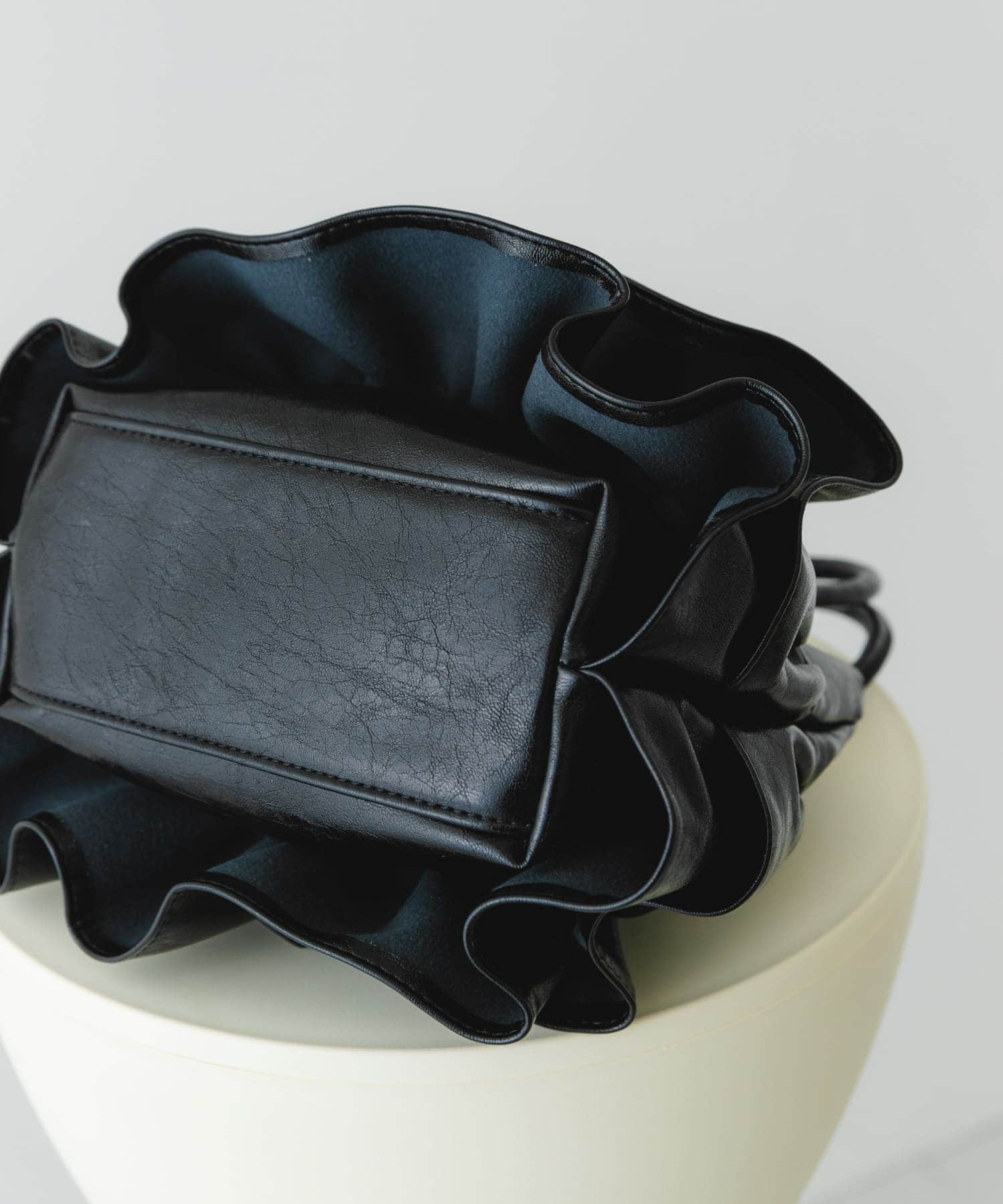 フリルショルダーハンドバッグ BLACK One