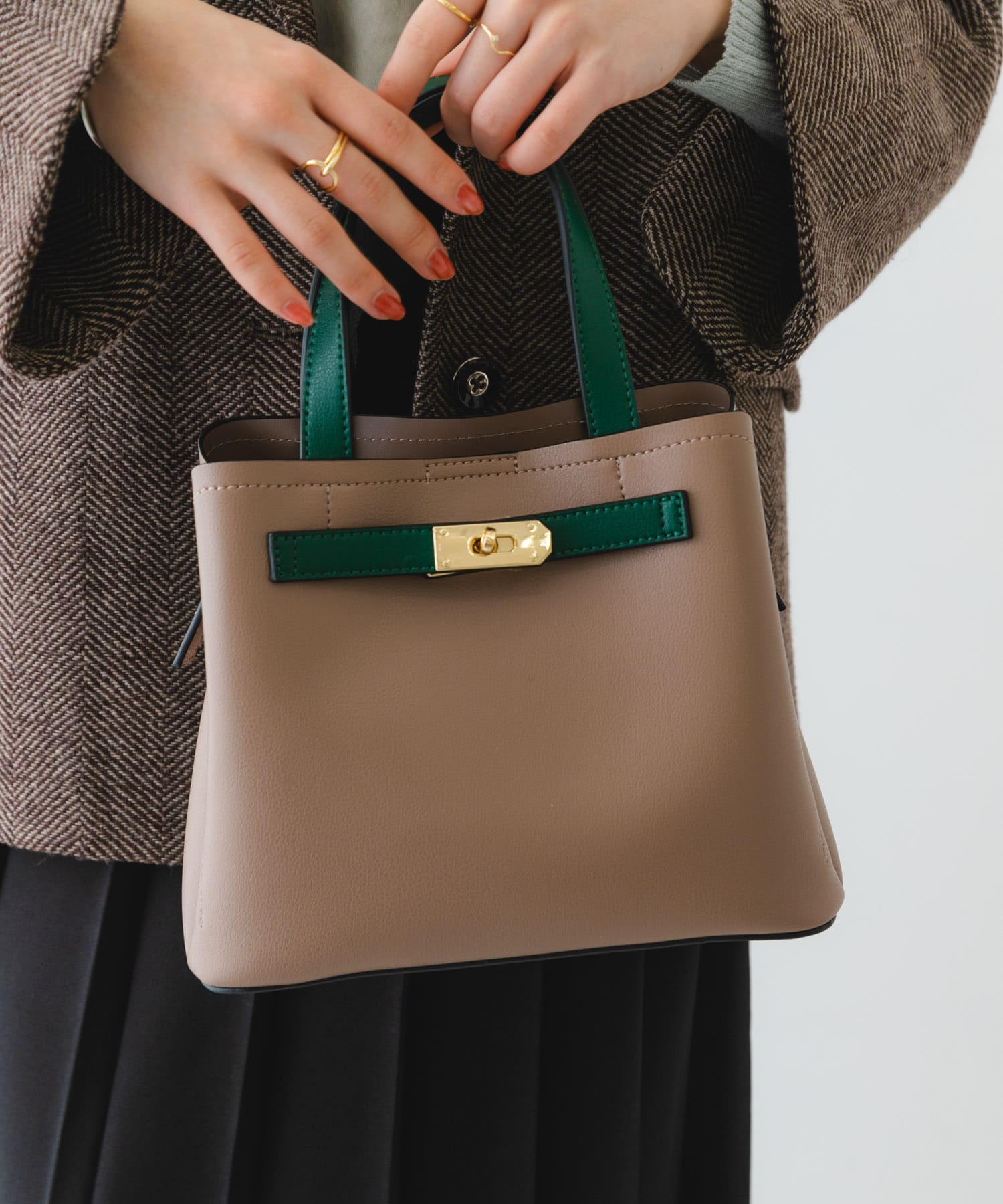 TAUPE