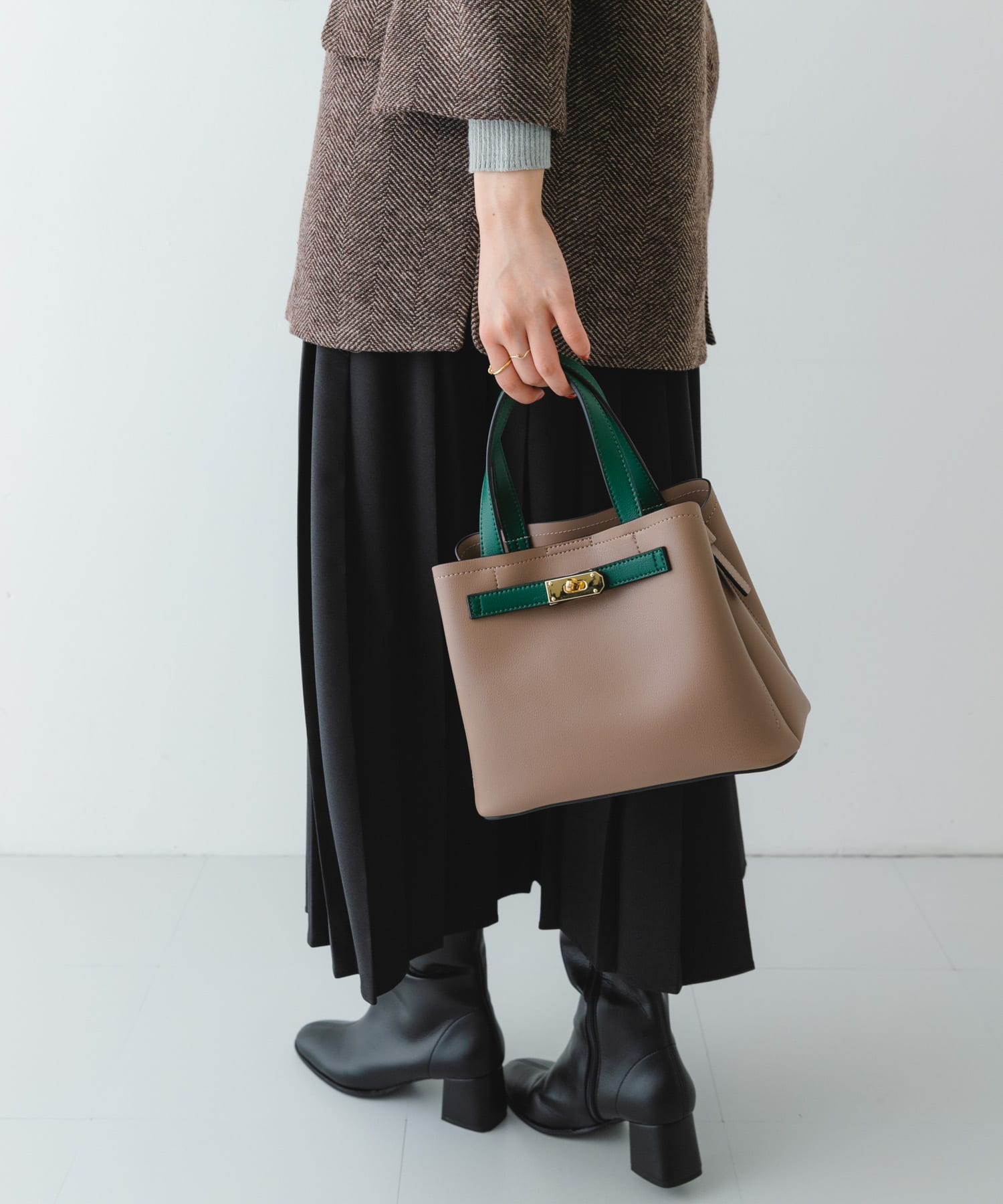 TAUPE
