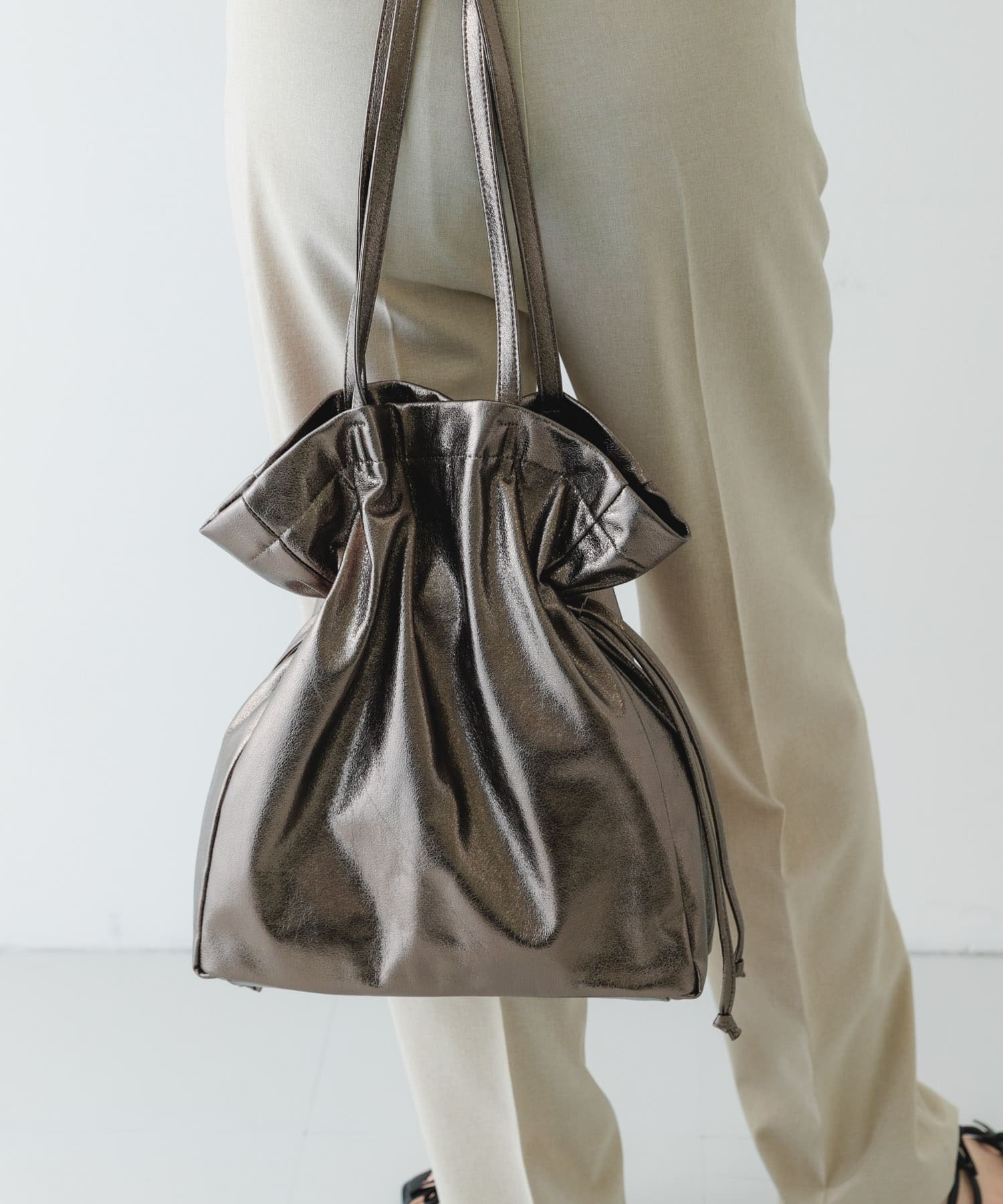 メタリックドロストトートバッグ D.SILVER one