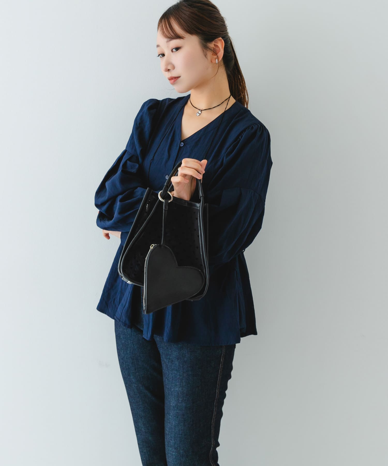 ハートシアーハンドバッグ BLACK one