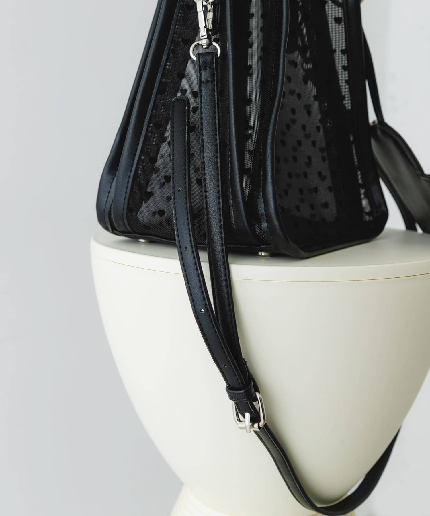 ハートシアーハンドバッグ BLACK one