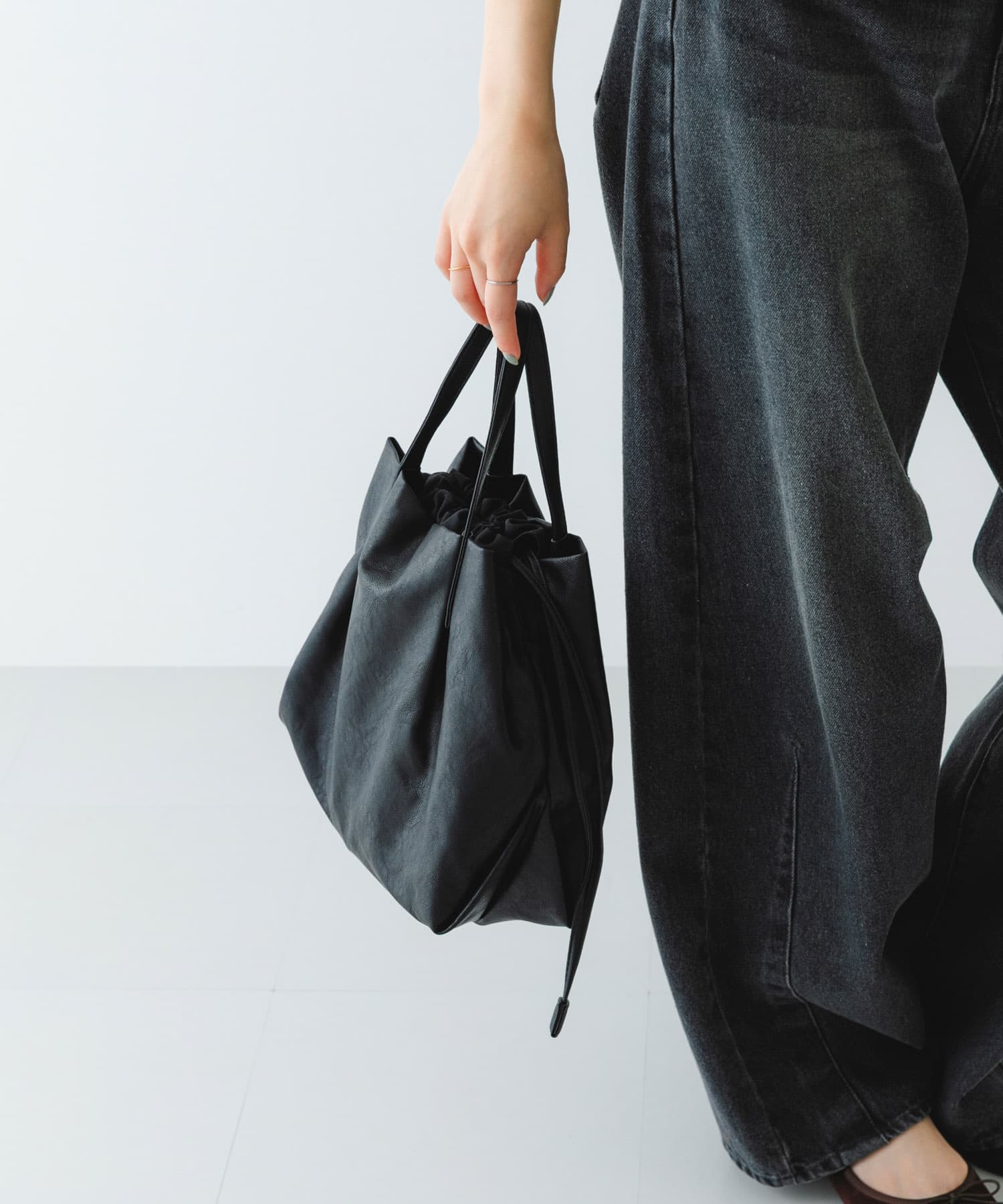 ウォッシャブルショルダーバッグ『Msize』 BLACK one
