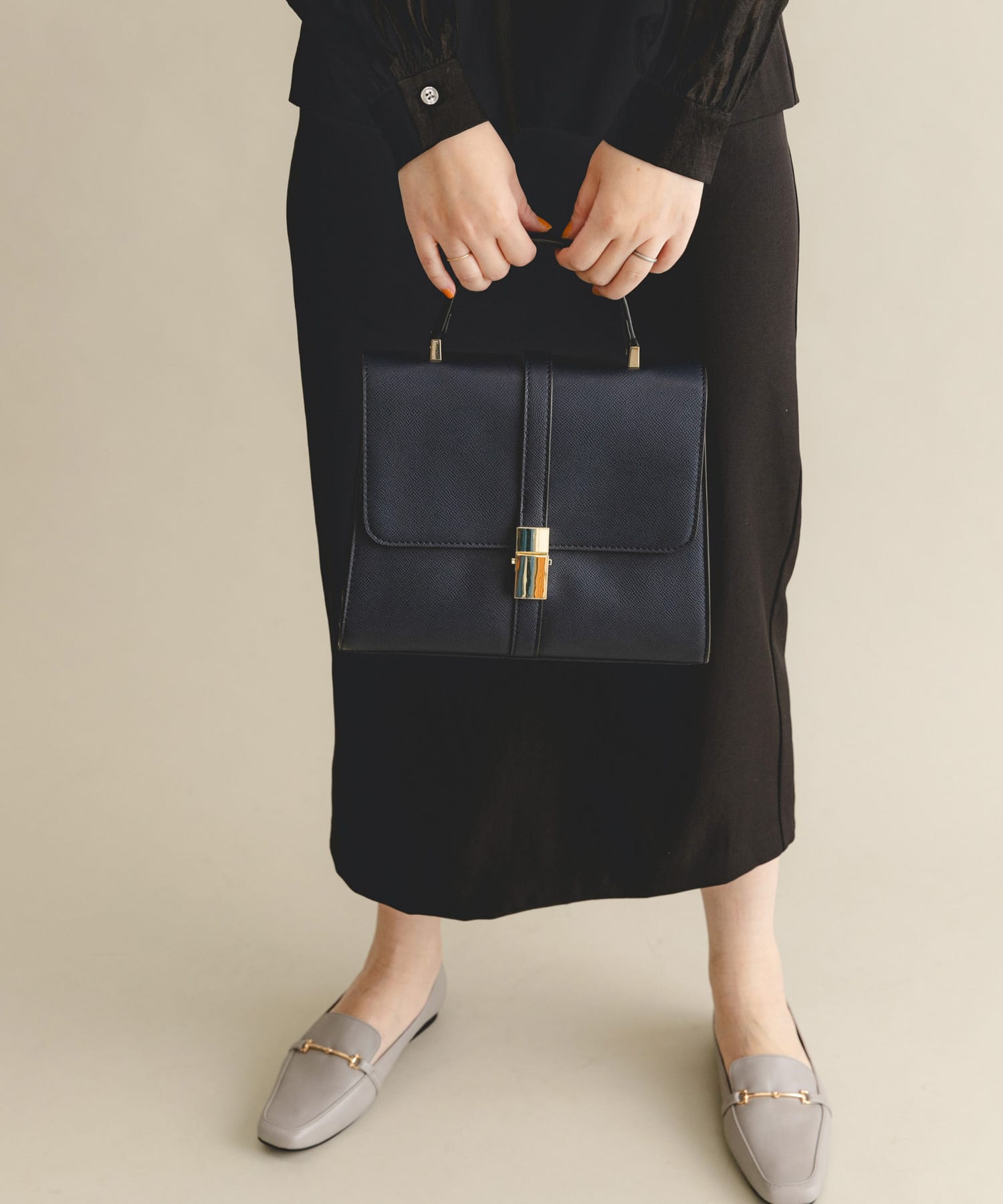 サブバッグ付フラップハンドバッグ(one BLACK): バッグ｜URBAN