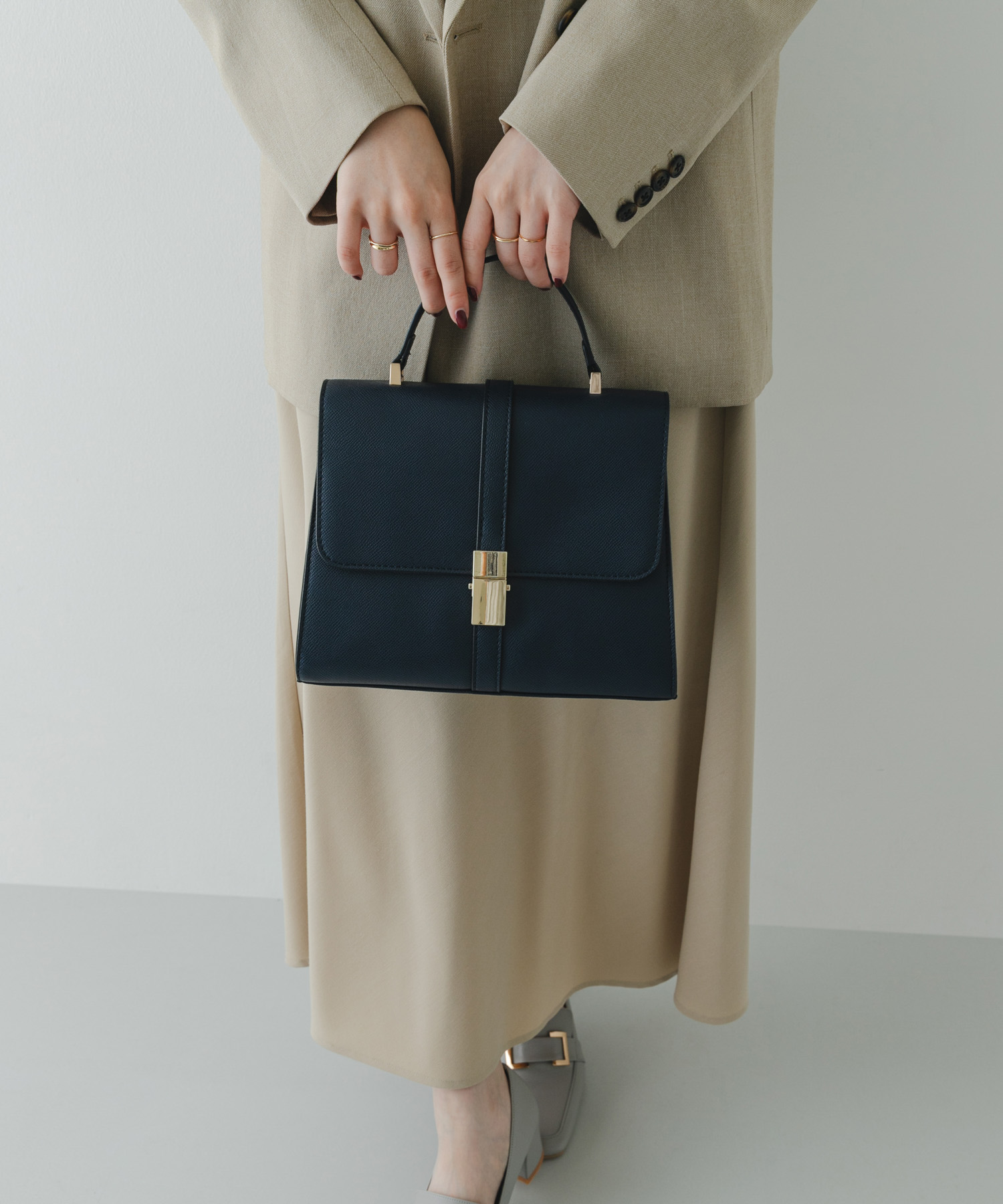 サブバッグ付フラップハンドバッグ NAVY one