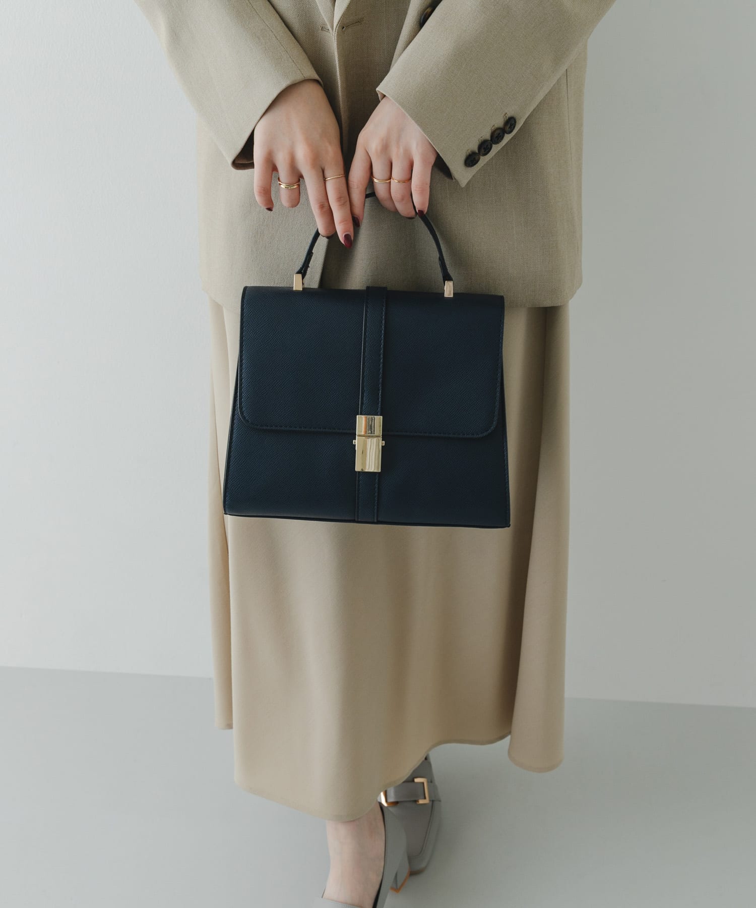 サブバッグ付フラップハンドバッグ NAVY one