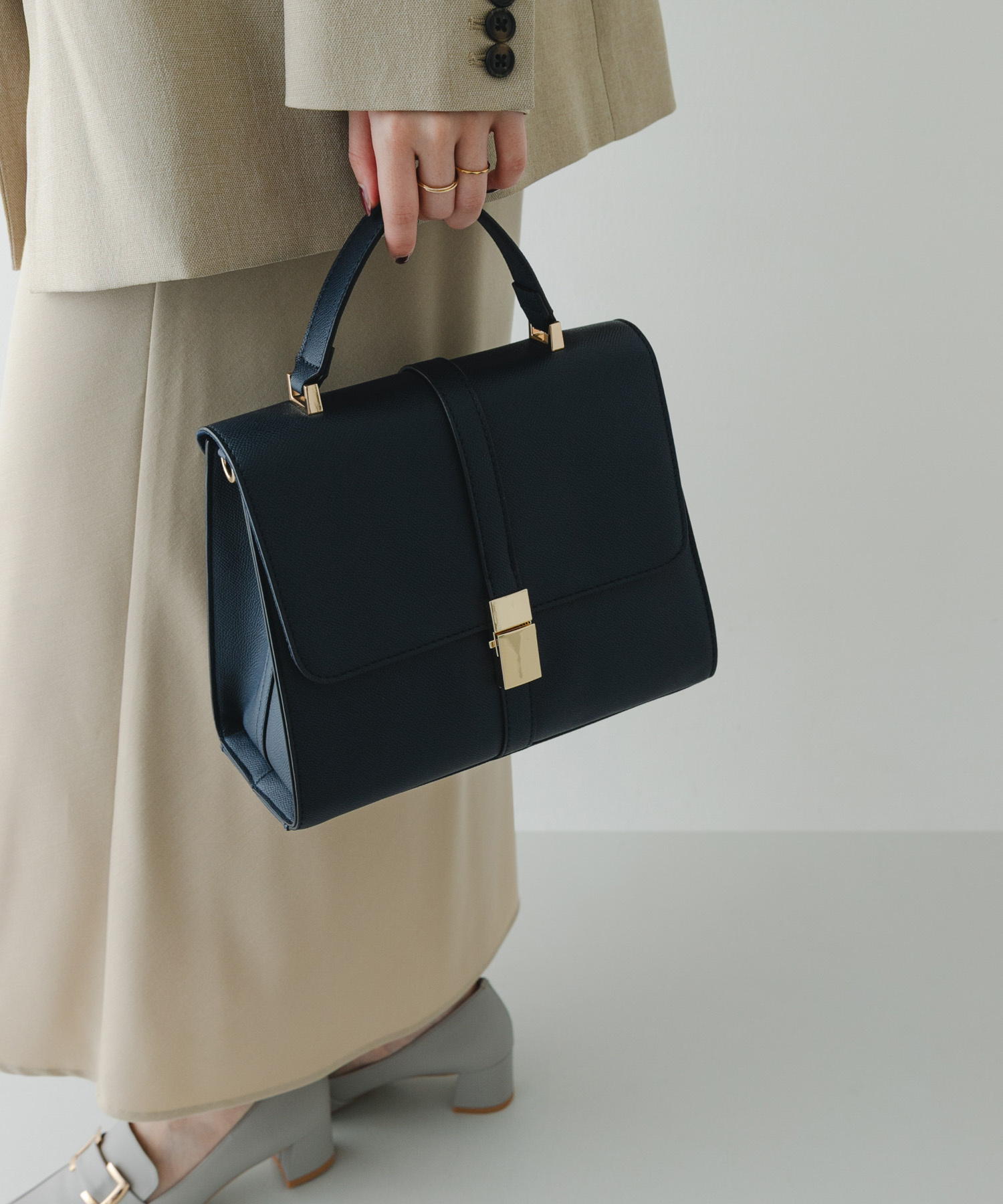 サブバッグ付フラップハンドバッグ NAVY one