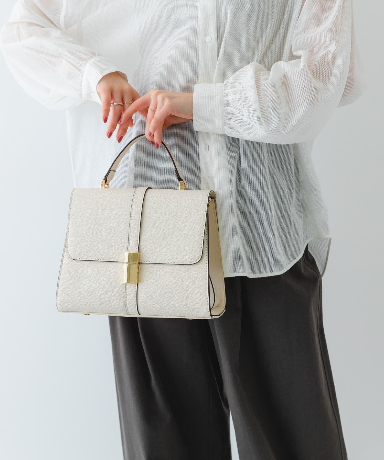 サブバッグ付フラップハンドバッグ IVORY one