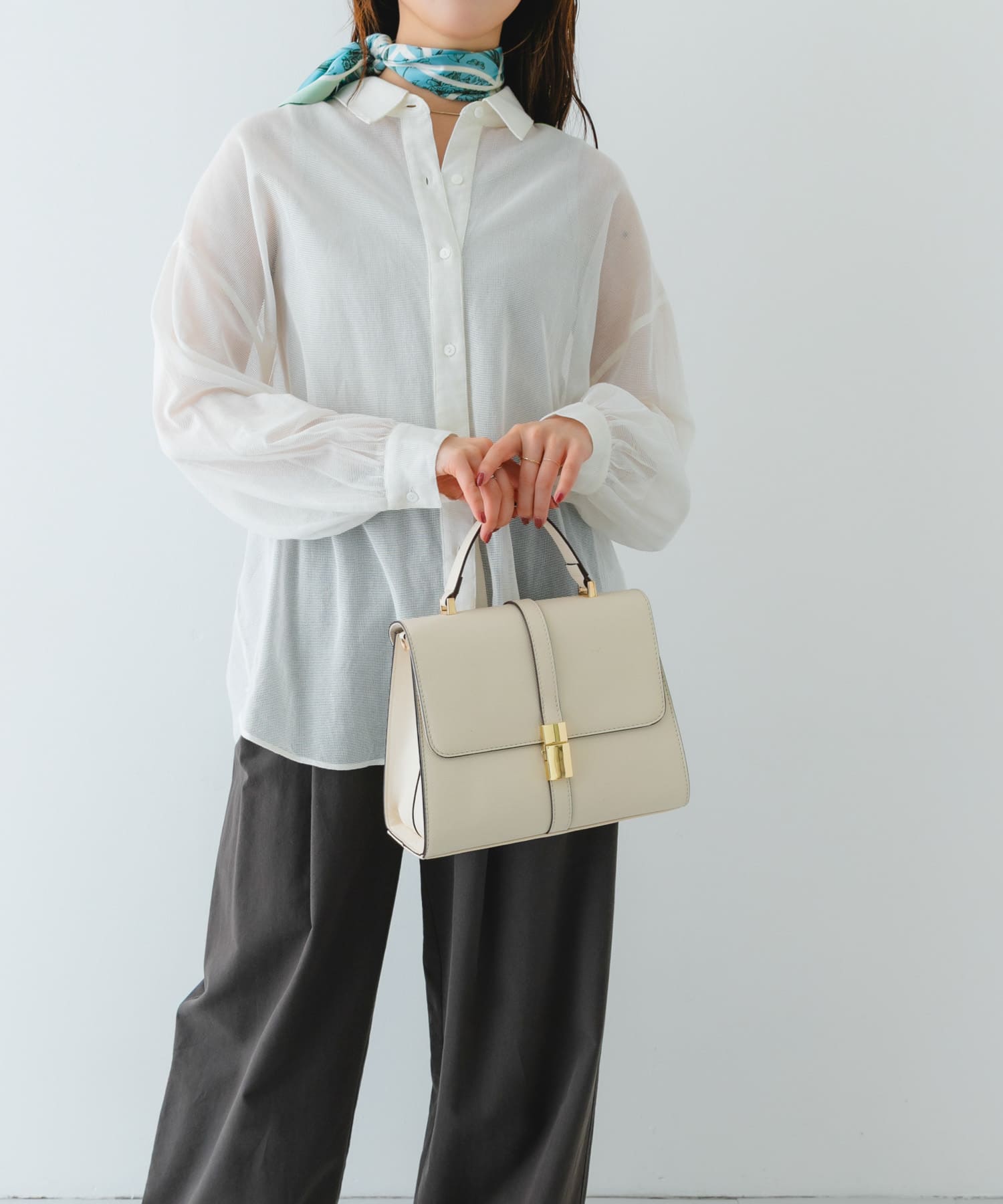 サブバッグ付フラップハンドバッグ IVORY one