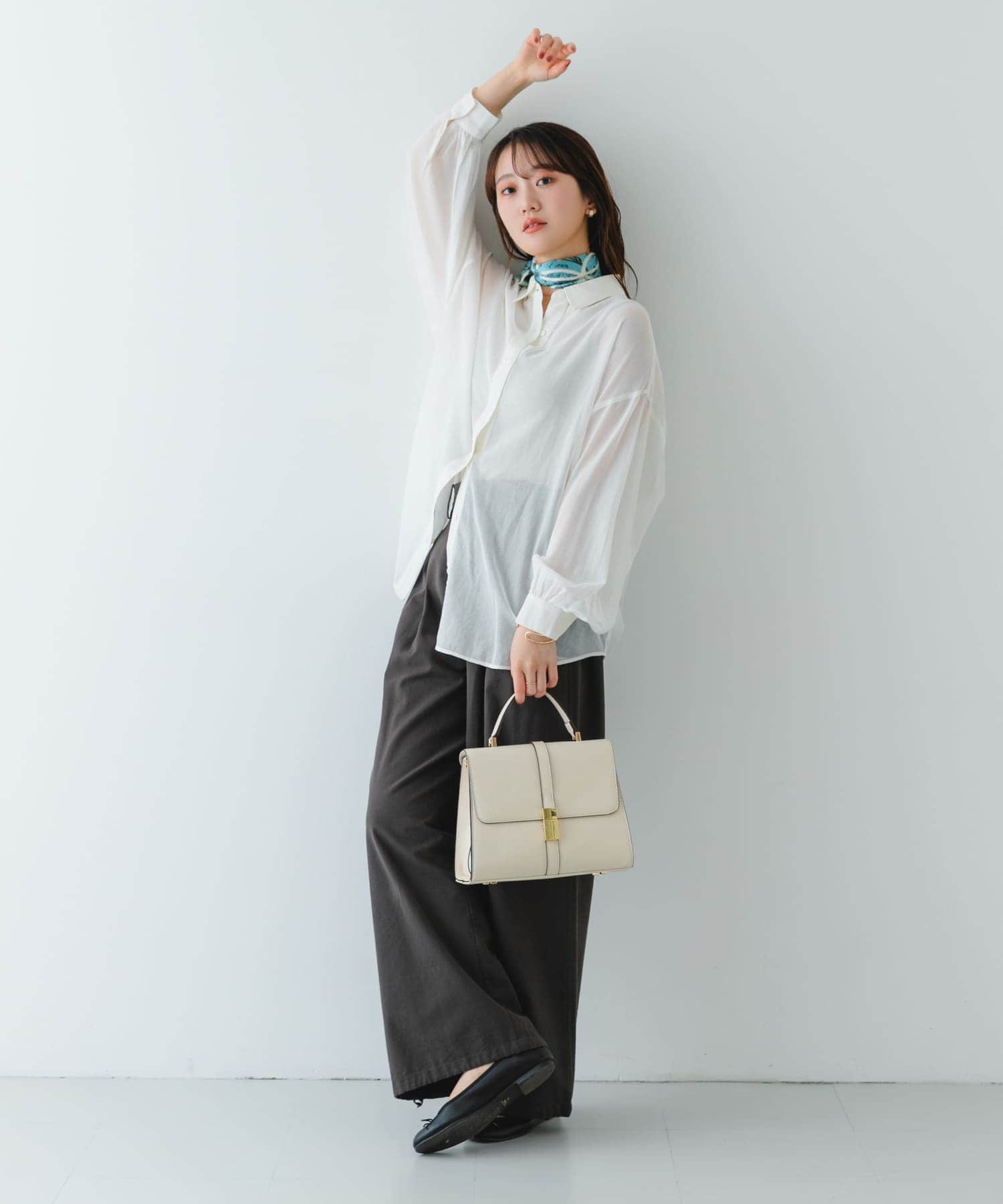 サブバッグ付フラップハンドバッグ IVORY one