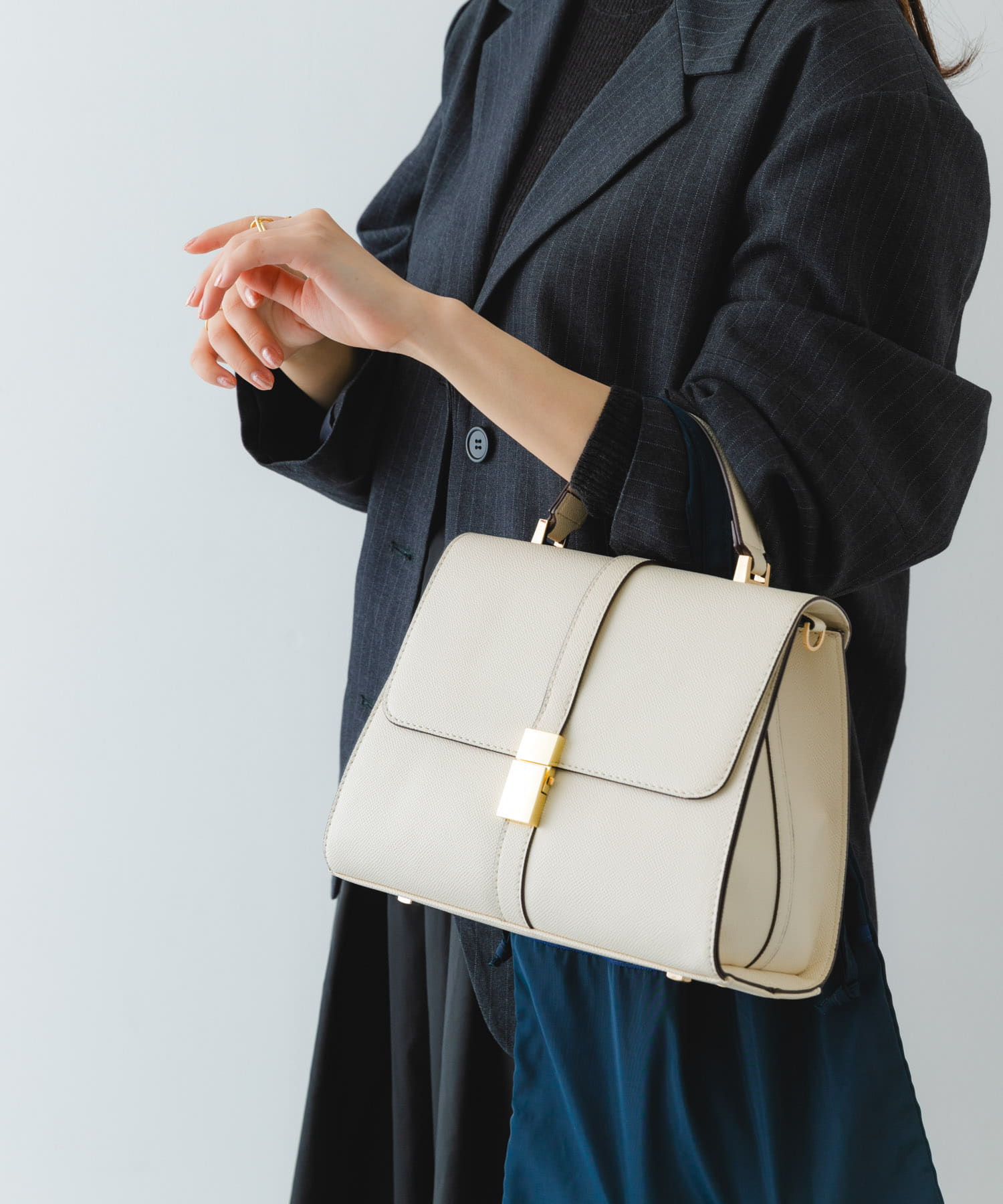 サブバッグ付フラップハンドバッグ IVORY one