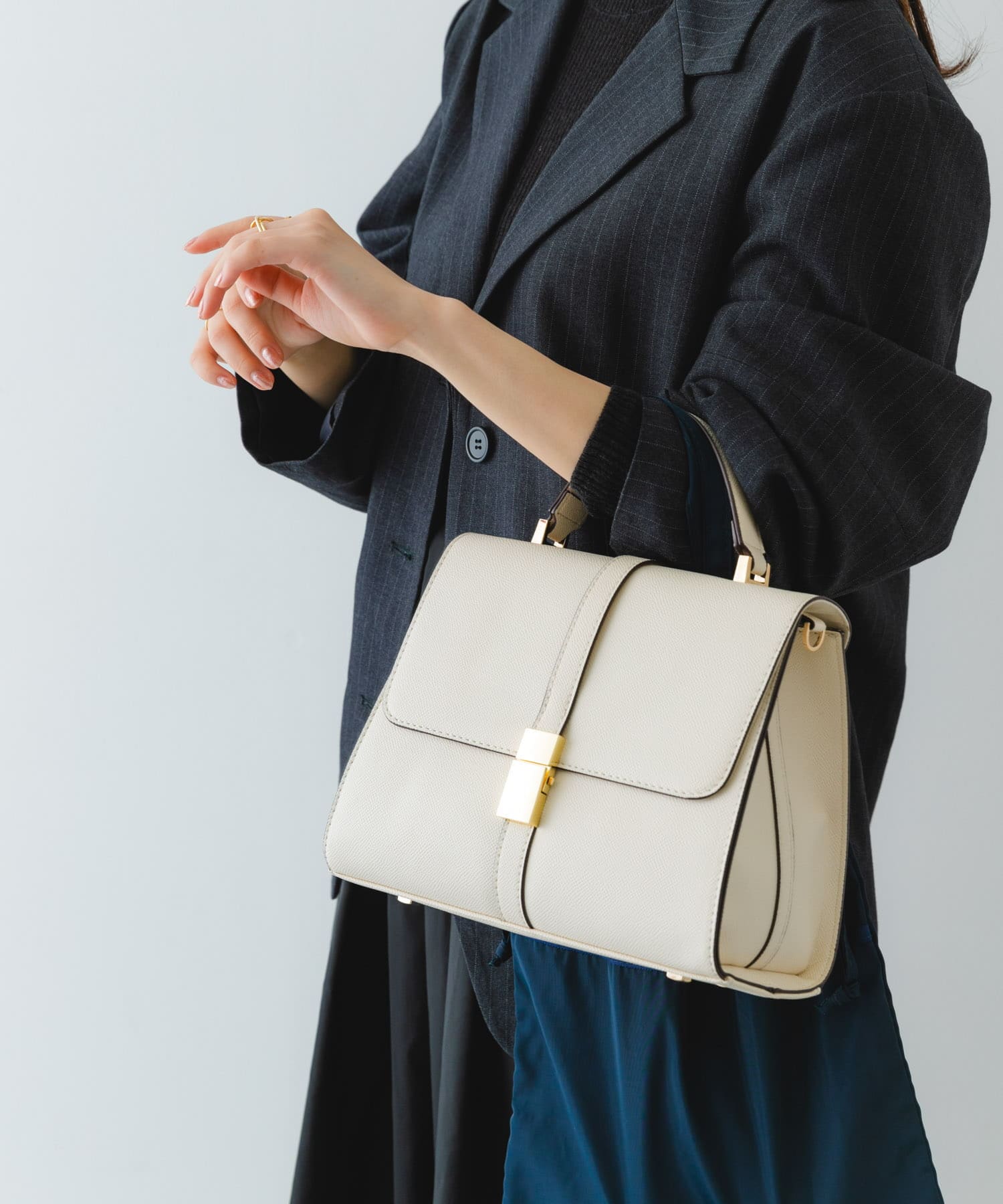 サブバッグ付フラップハンドバッグ IVORY one