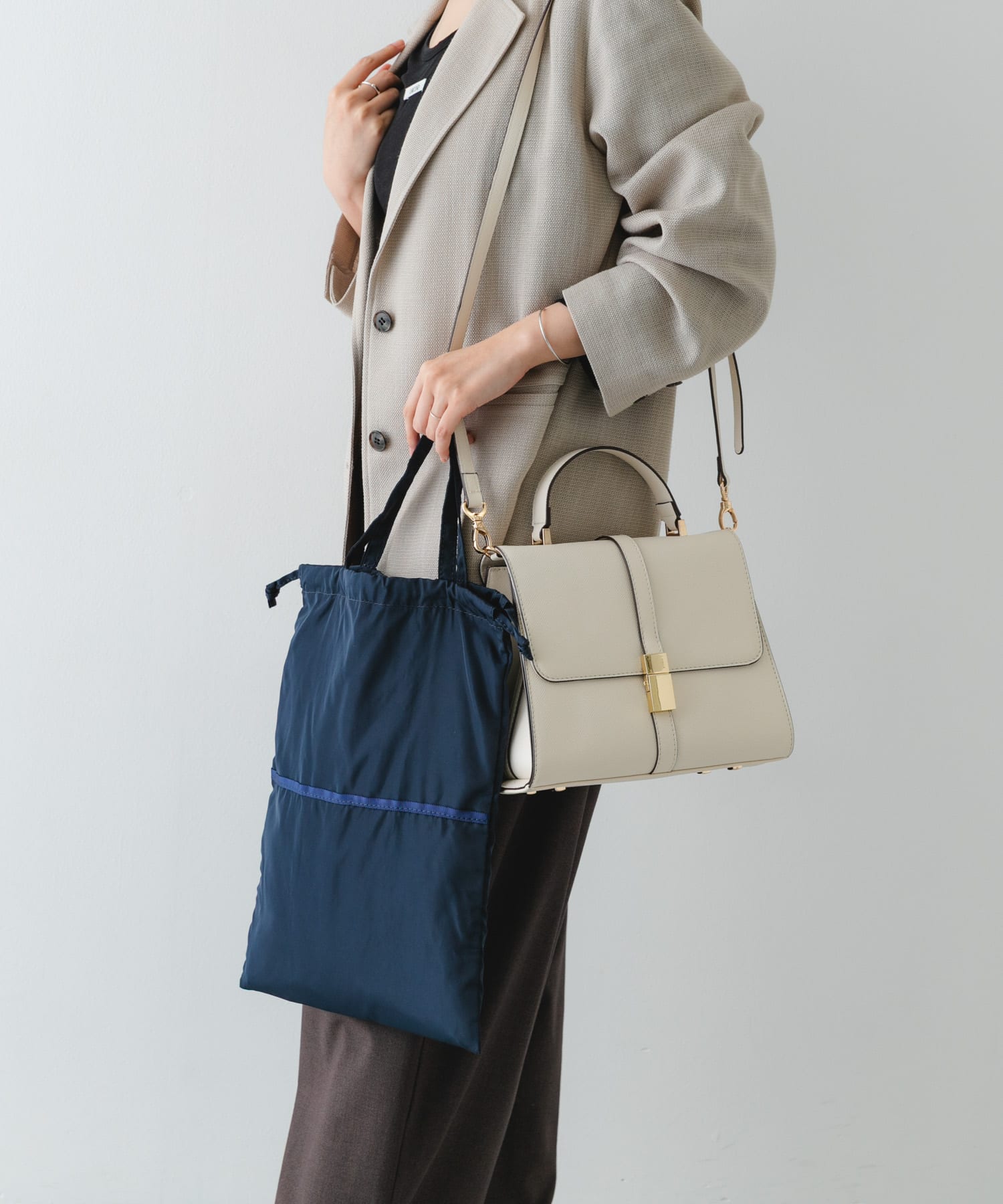 サブバッグ付フラップハンドバッグ IVORY one
