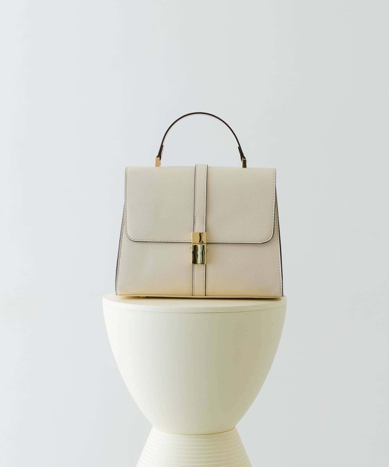 サブバッグ付フラップハンドバッグ IVORY one