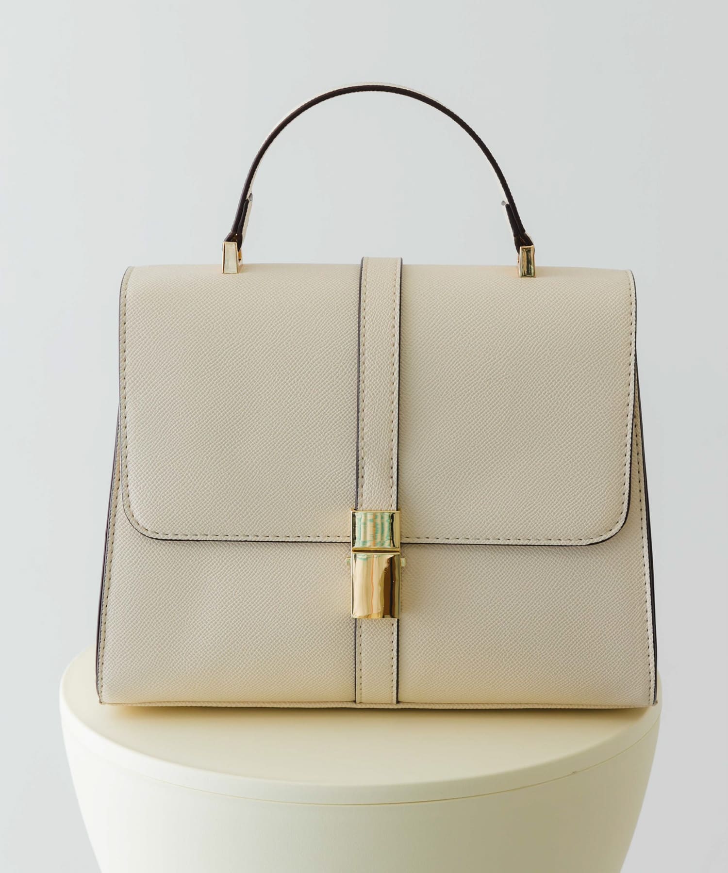 サブバッグ付フラップハンドバッグ IVORY one