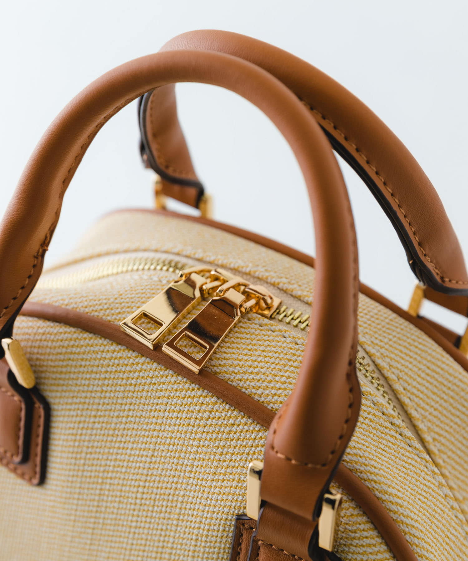 ラウンドミニボストンバッグ CAMEL one