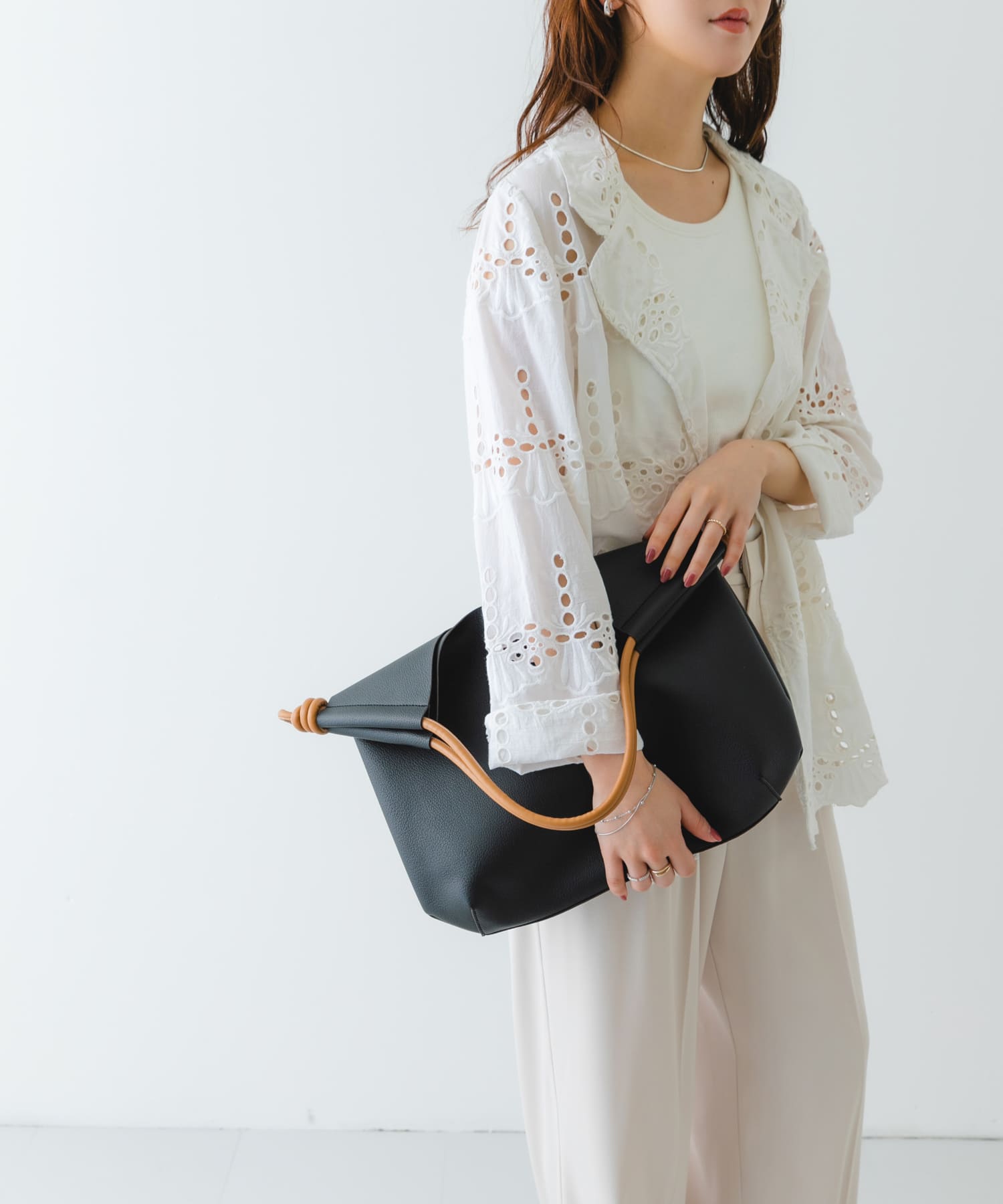 ラウンドデザインむすびトートバッグ BLACK one