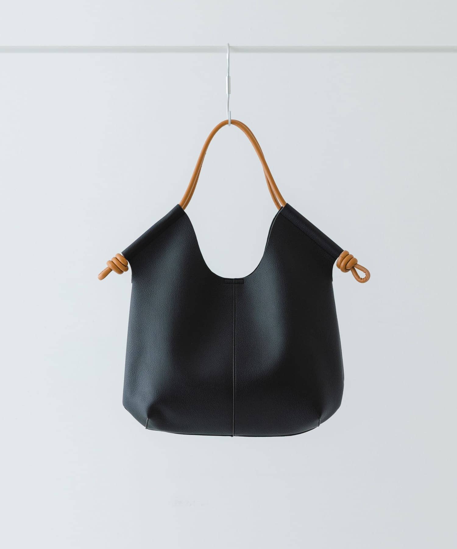 ラウンドデザインむすびトートバッグ BLACK one
