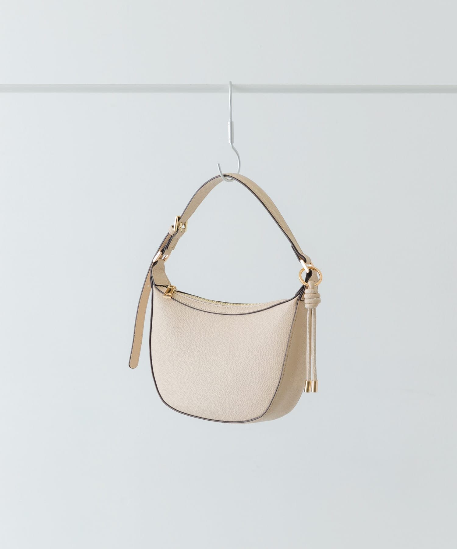 L.BEIGE