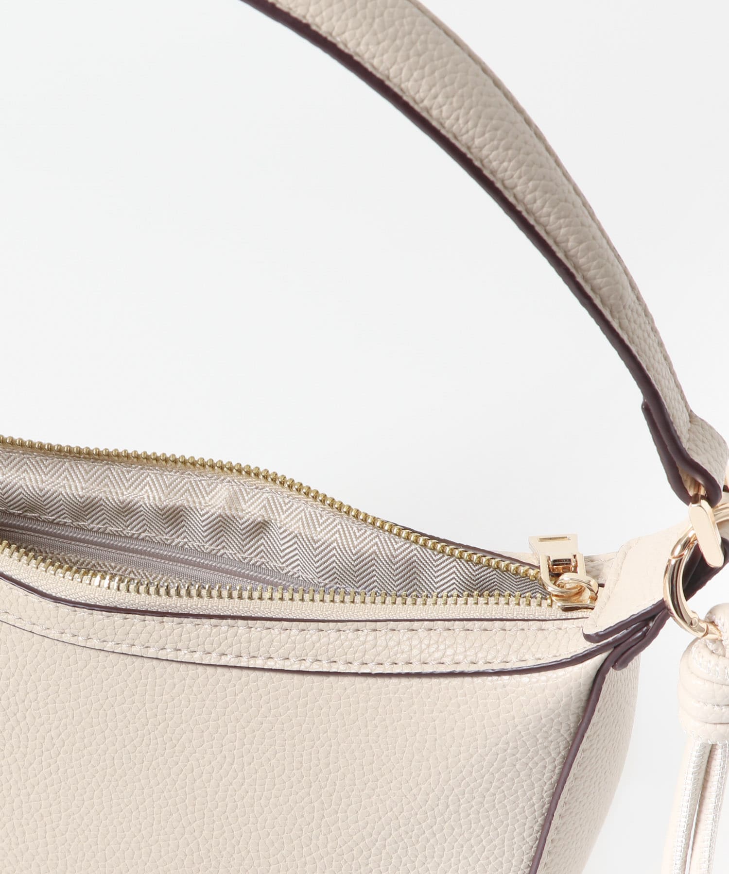 L.BEIGE