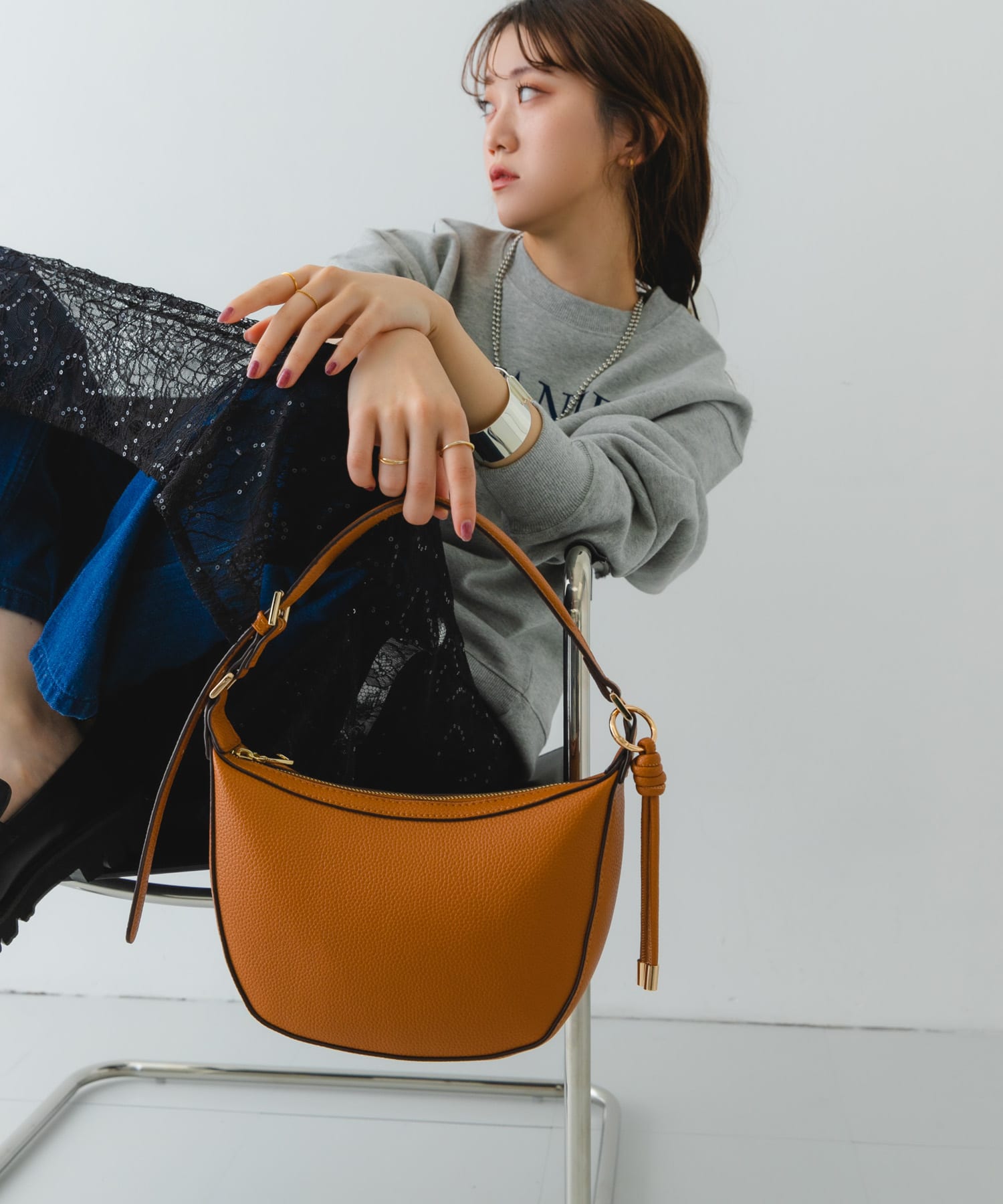 ワンハンドルムーンバッグ CAMEL one
