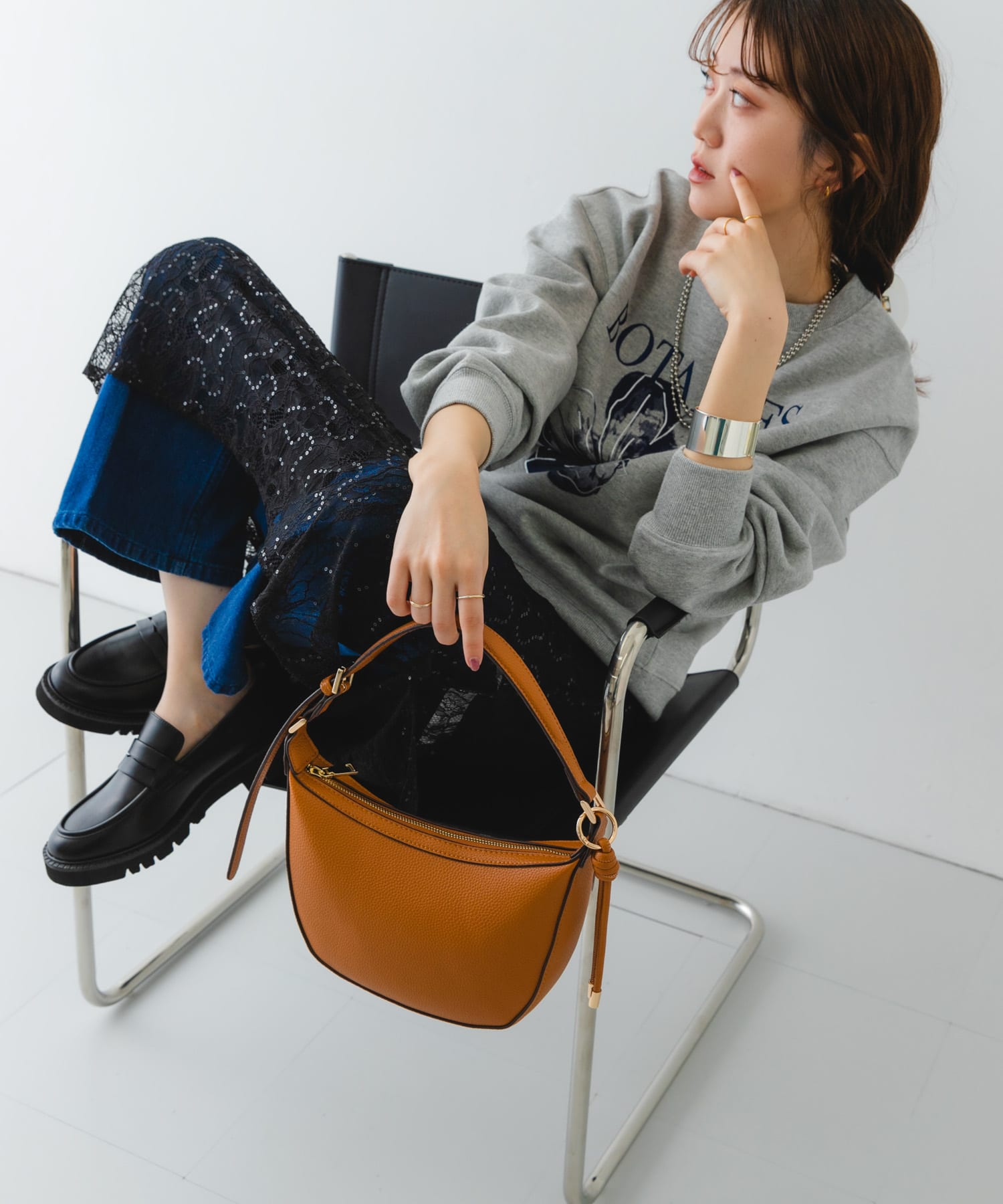 ワンハンドルムーンバッグ CAMEL one