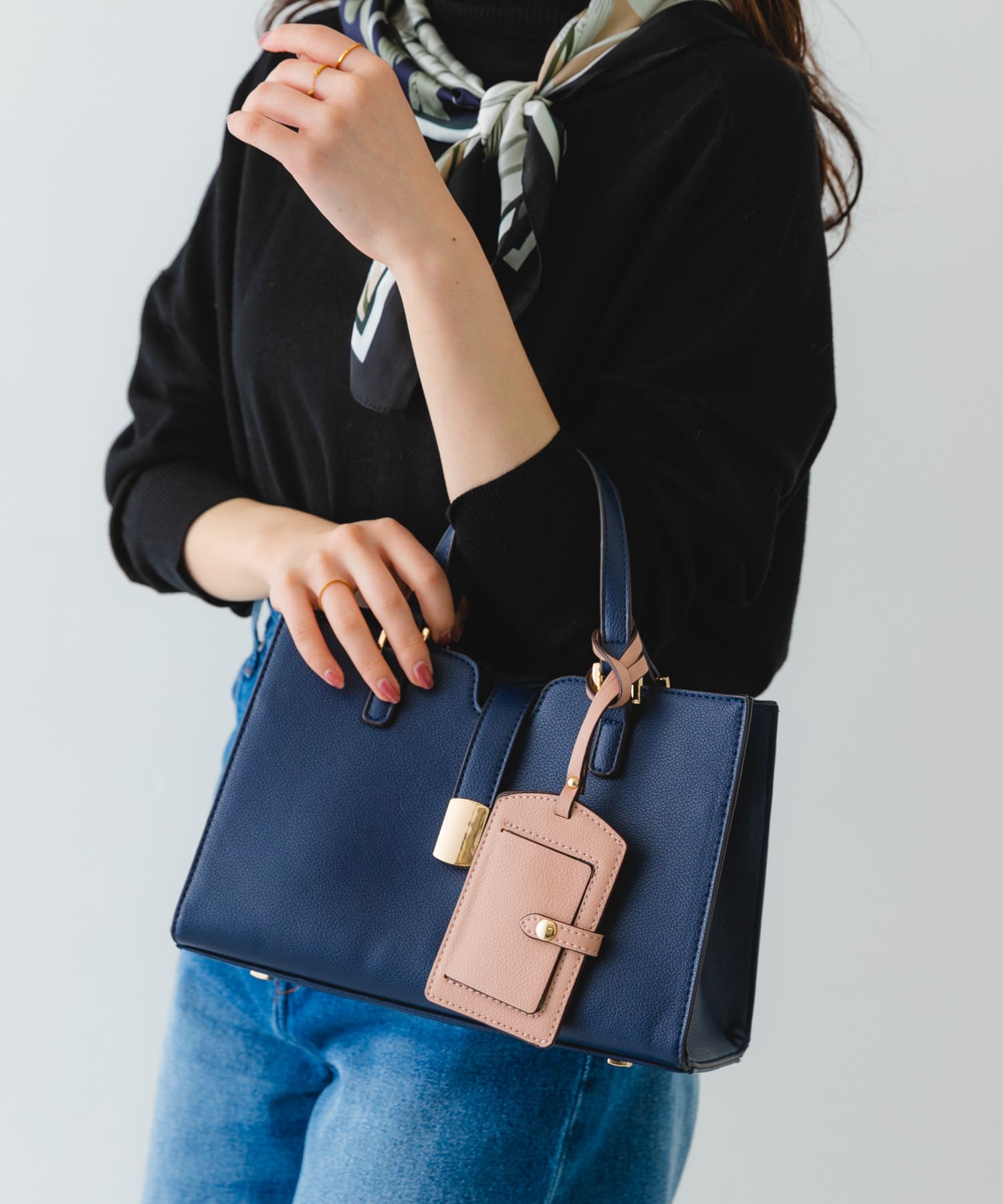 パスケース付フラップハンドバッグ NAVY one