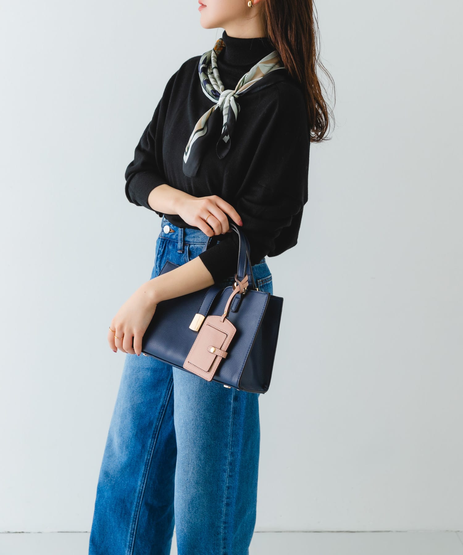 パスケース付フラップハンドバッグ NAVY one