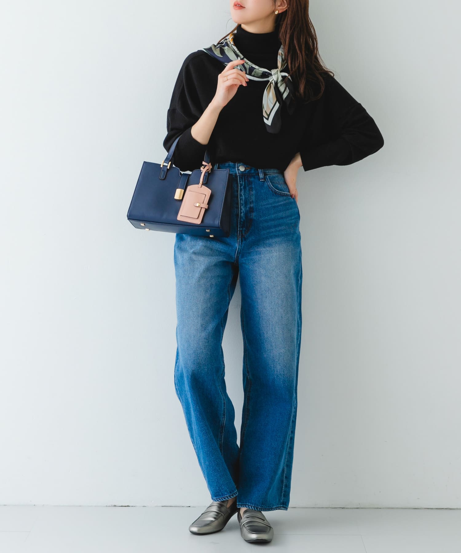 パスケース付フラップハンドバッグ NAVY one