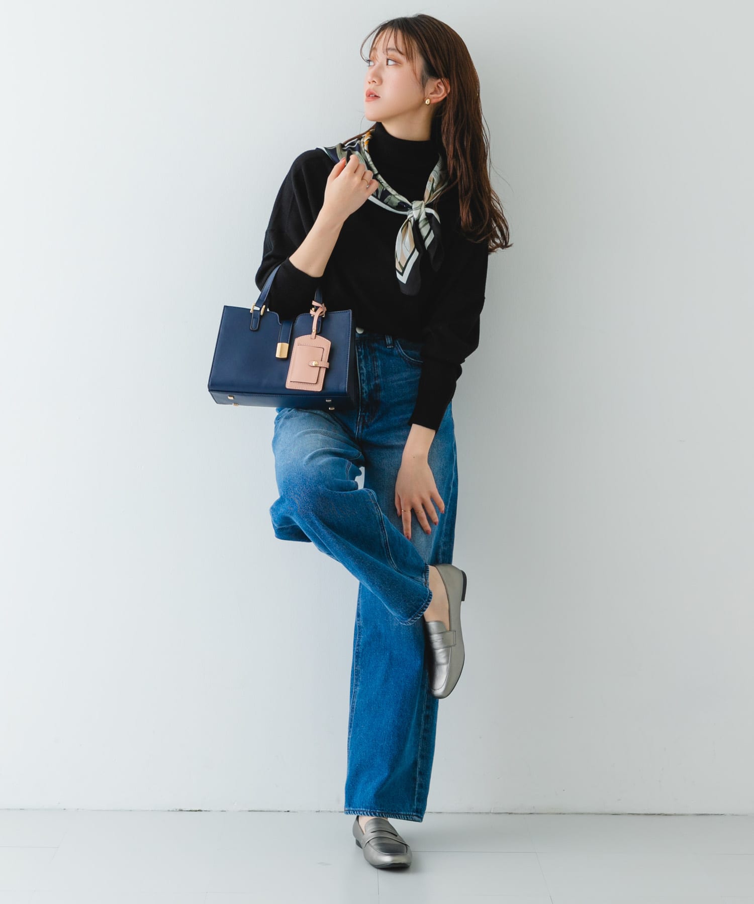 パスケース付フラップハンドバッグ NAVY one