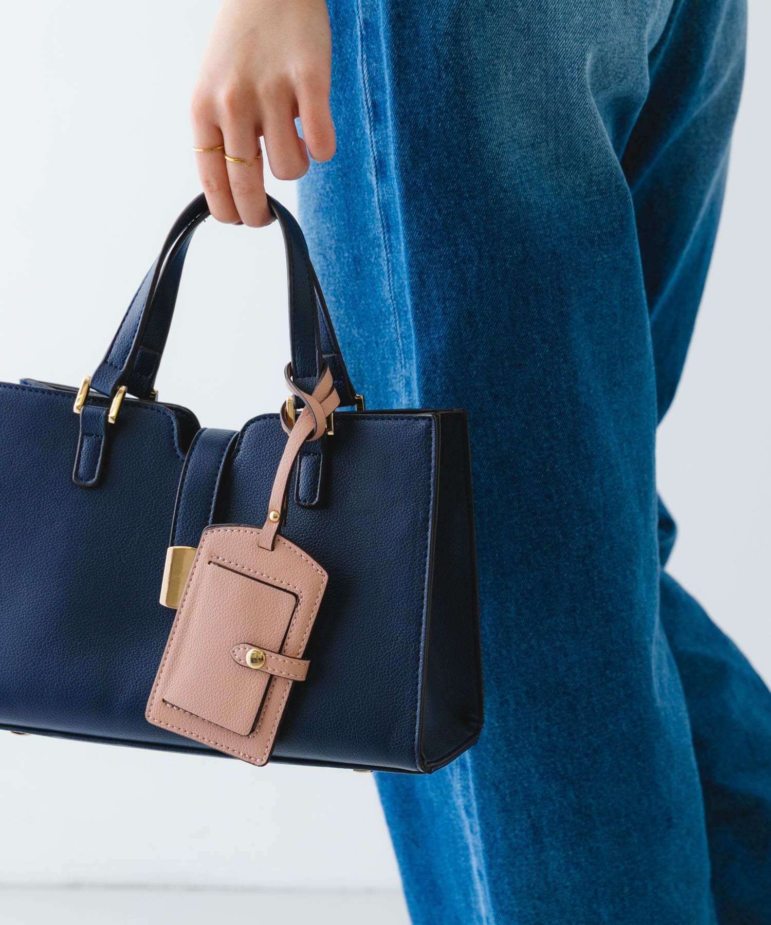 パスケース付フラップハンドバッグ NAVY one