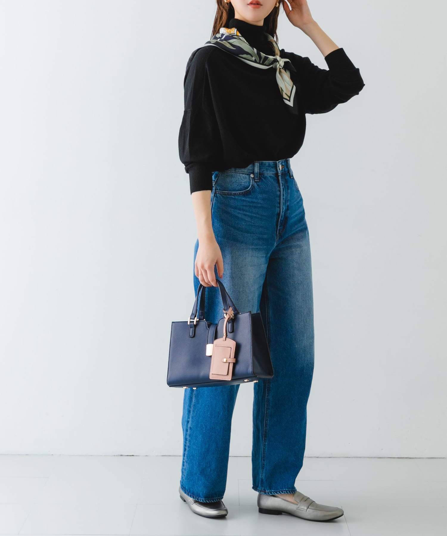 パスケース付フラップハンドバッグ NAVY one