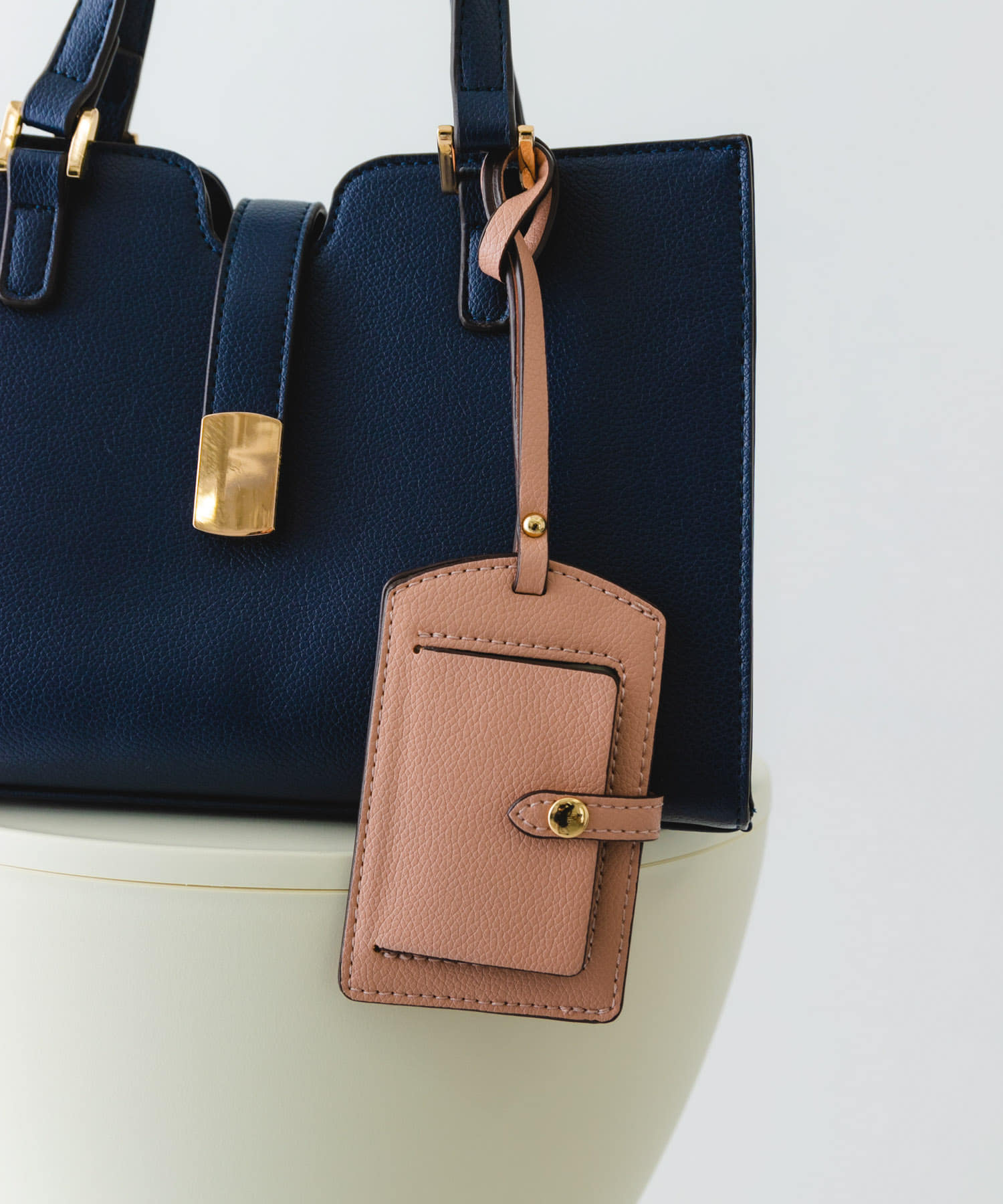 パスケース付フラップハンドバッグ NAVY one