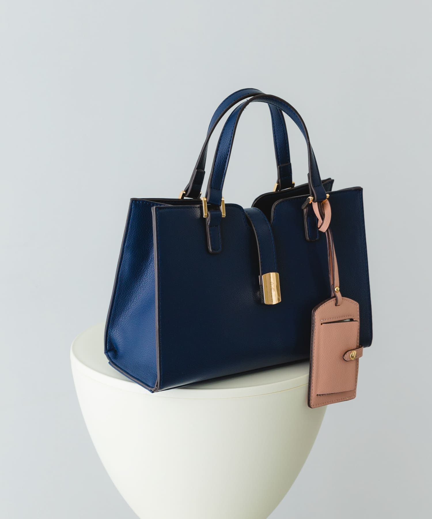 パスケース付フラップハンドバッグ NAVY one