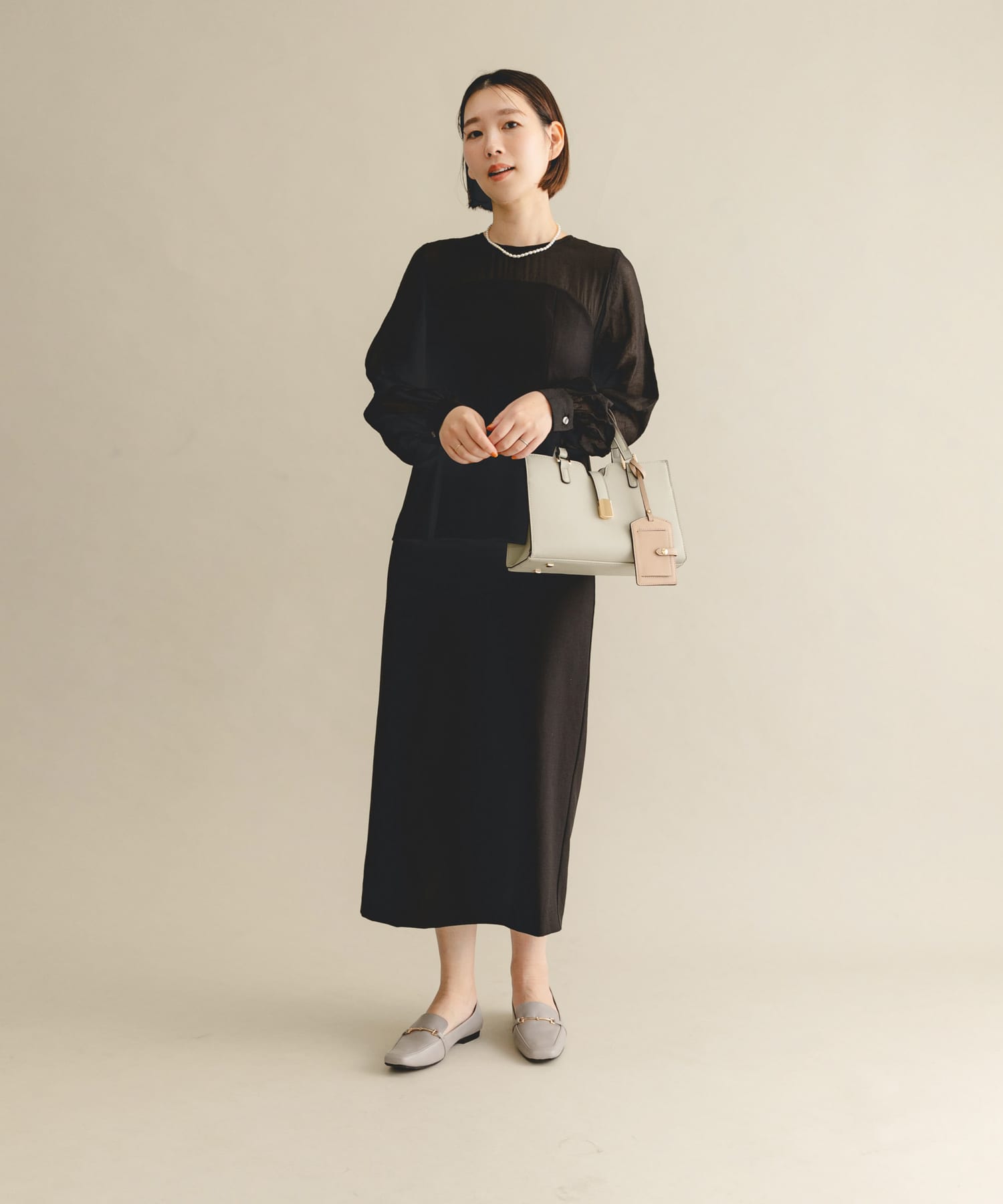 パスケース付フラップハンドバッグ GRAY one