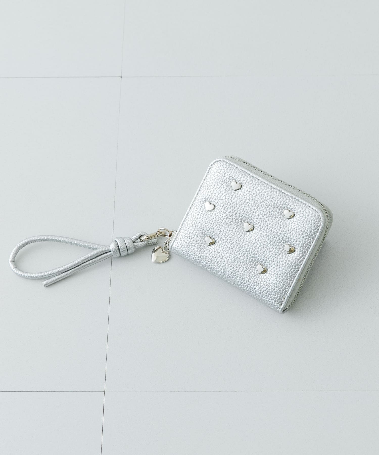 ハートスタッズ二つ折りミニ財布 SILVER one