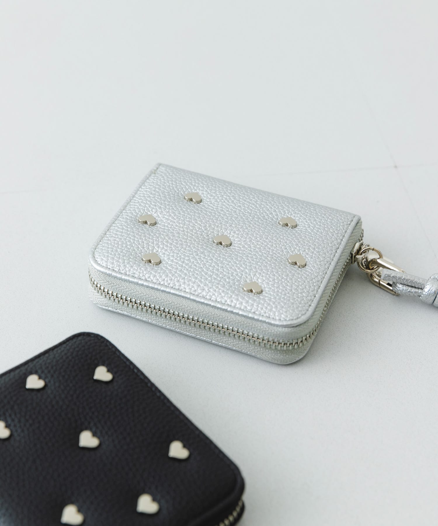 ハートスタッズ二つ折りミニ財布 SILVER one