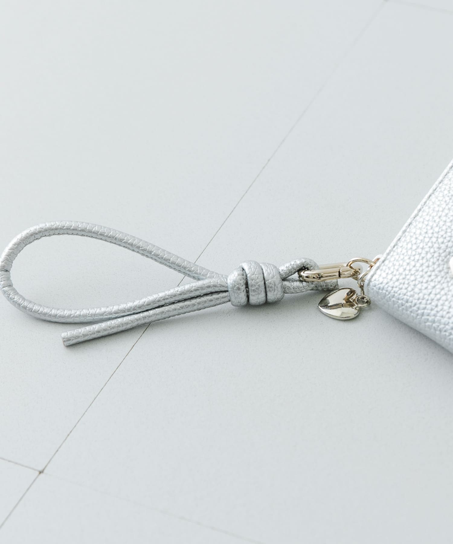 ハートスタッズ二つ折りミニ財布 SILVER one